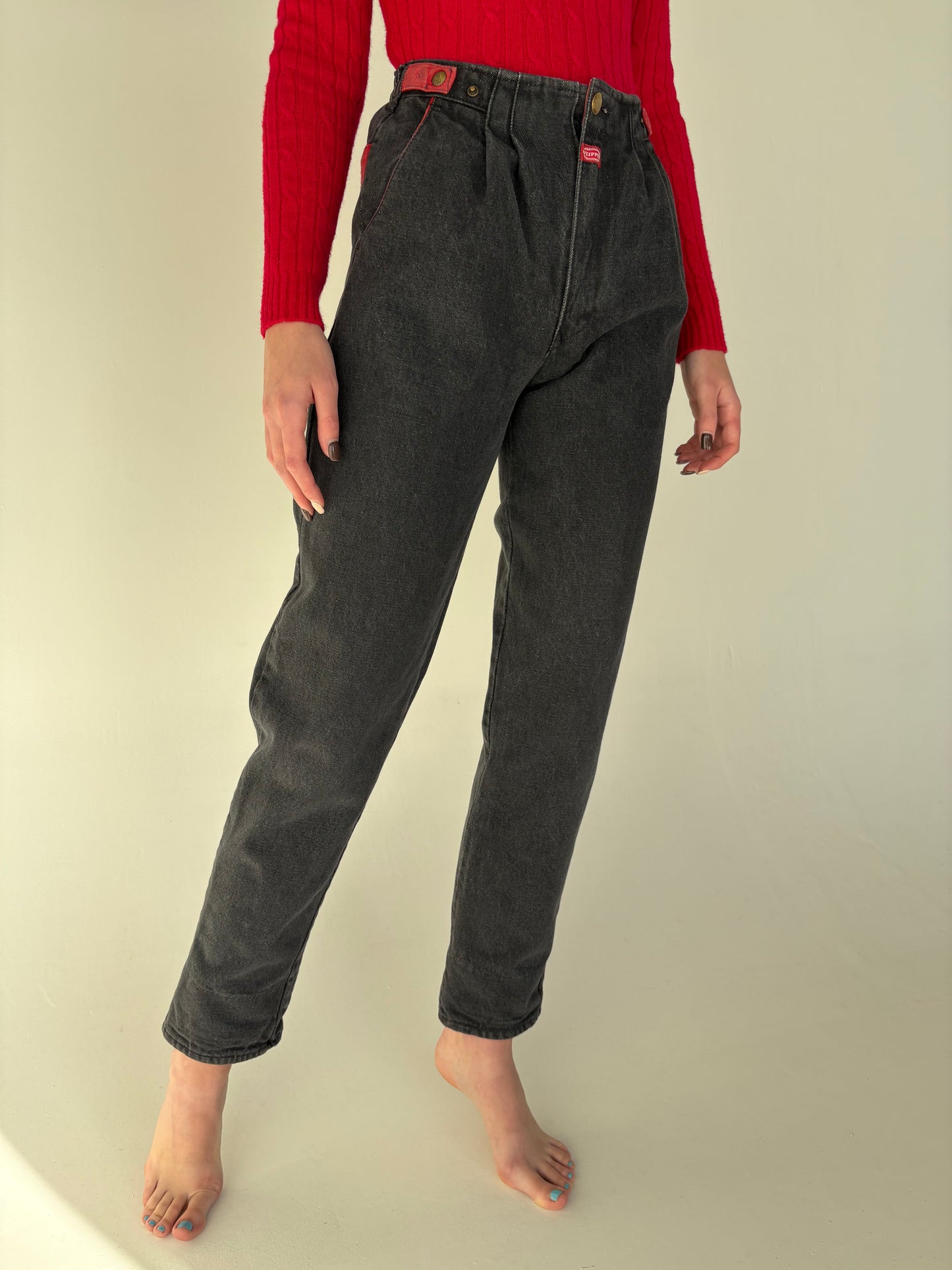 Jeans old vintage mom fit anii 80 cu pense și talie elastică  mărcata