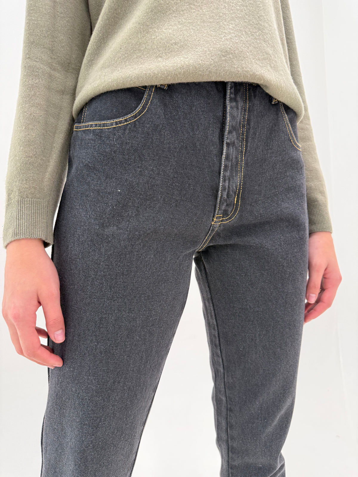 Jeans vintage negri premium tall din bumbac gros structurat în croi revenit în trend