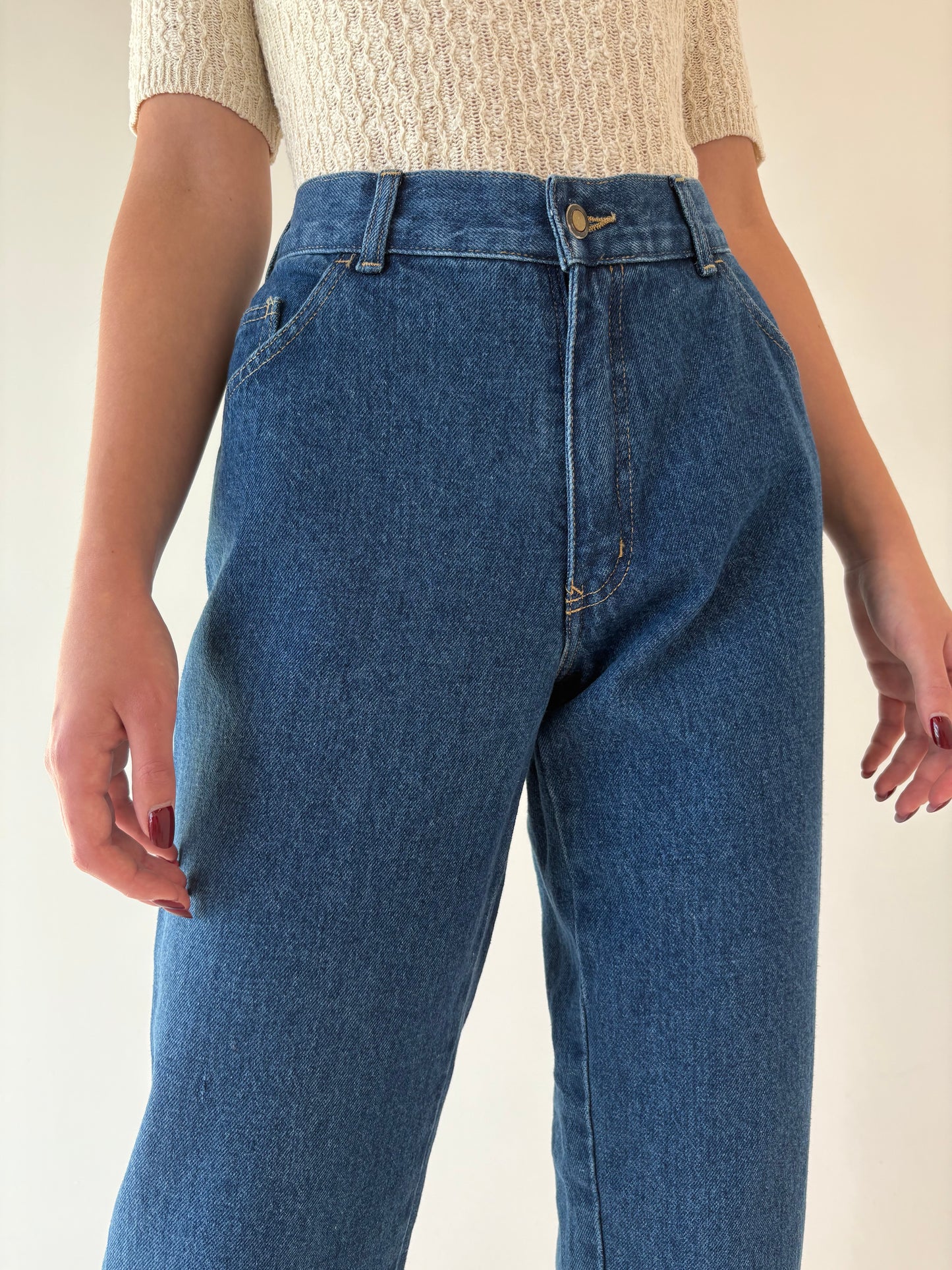 Jeans vintage cu influențe de streetwear dark wash