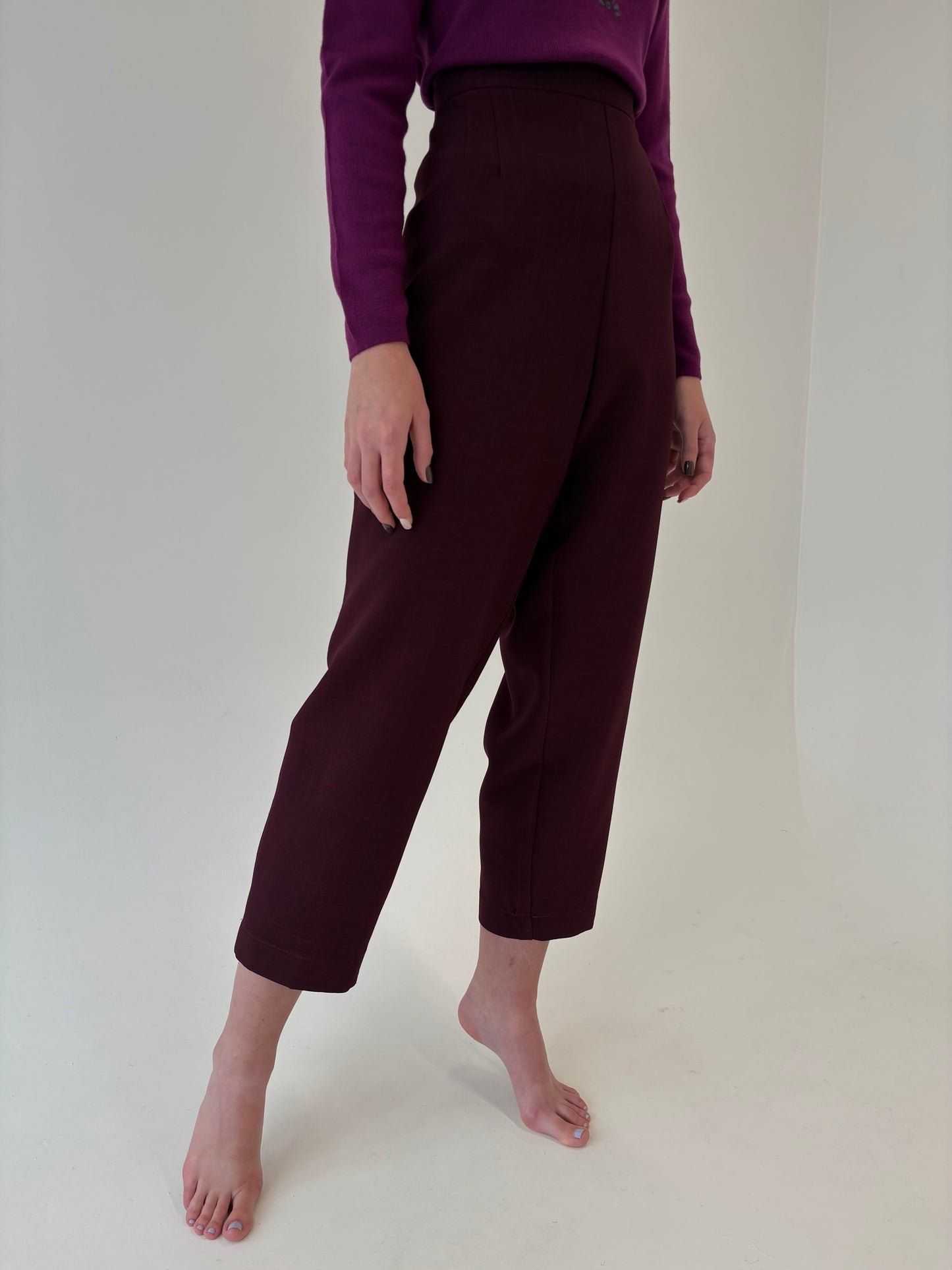 Pantaloni țigaretă dark burgundy din mix de lana extrafina cu talie ultra înaltă