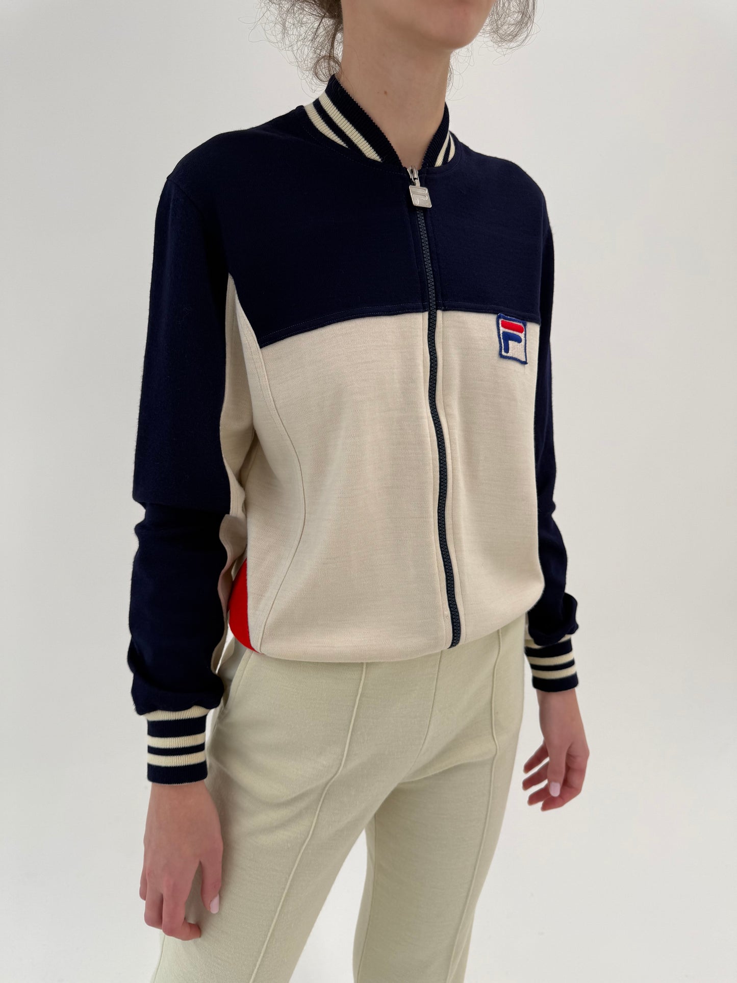 Trening old vintage din lana ani 80 târzii