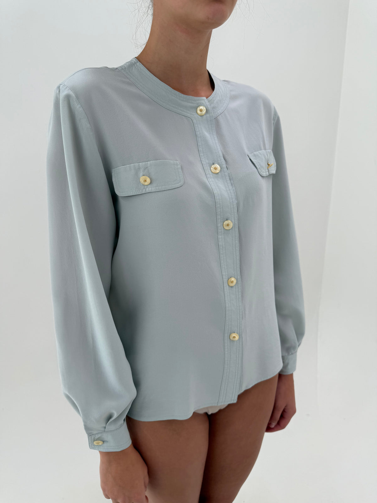 Cămașa italiana baby blue din mătase naturală în stil Chanel