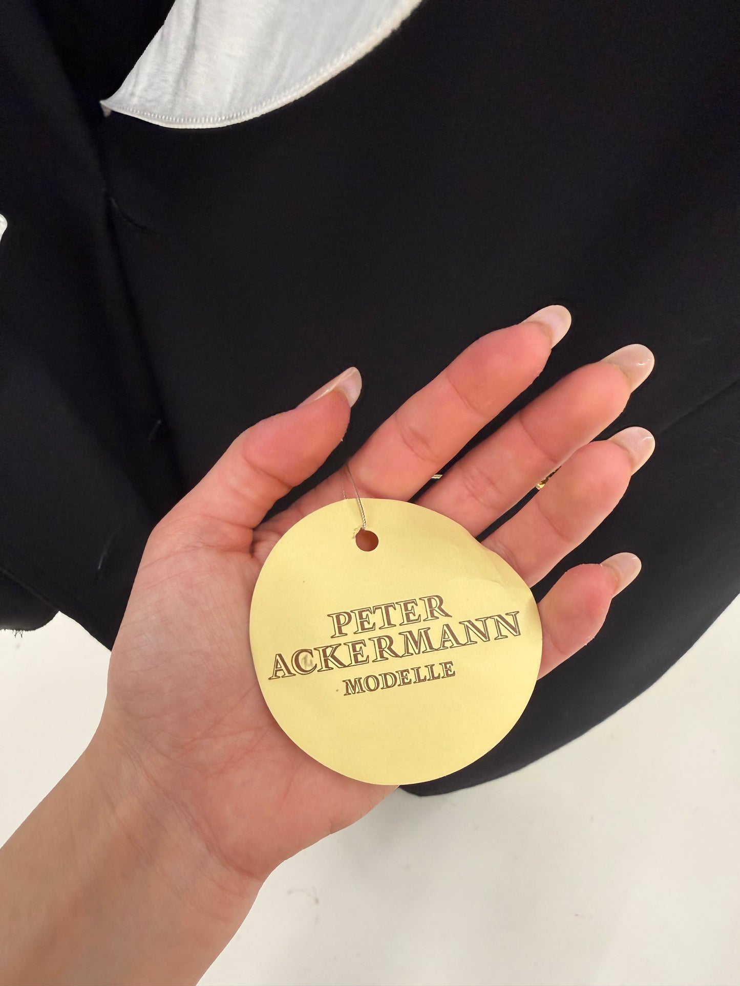 LBD maxi vintage nouă cu etichetă în stil Valentino cu revere și manșete contrastante