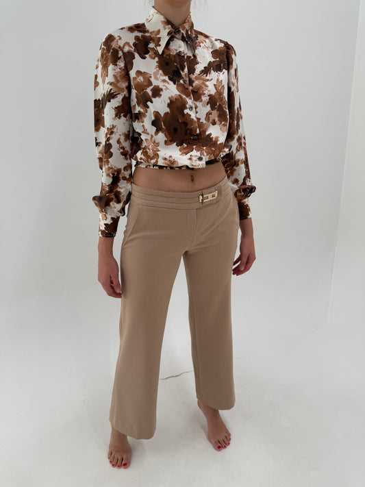 Pantaloni Elisabeta Franchi camel din stofita modelatoare cu accesoriu metalic