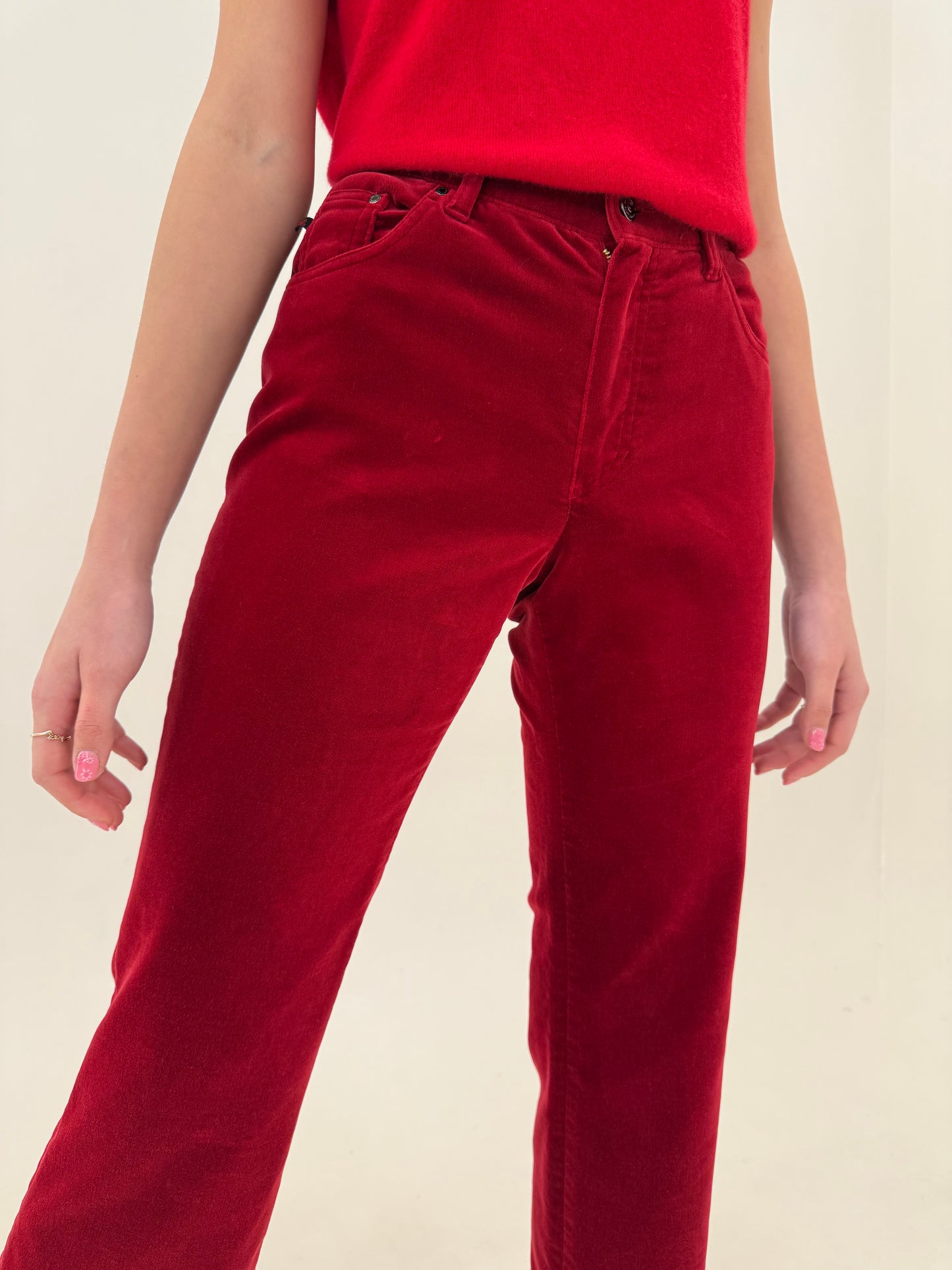 Pantaloni evazati cherry red Ralph Lauren din catifea modelatoare
