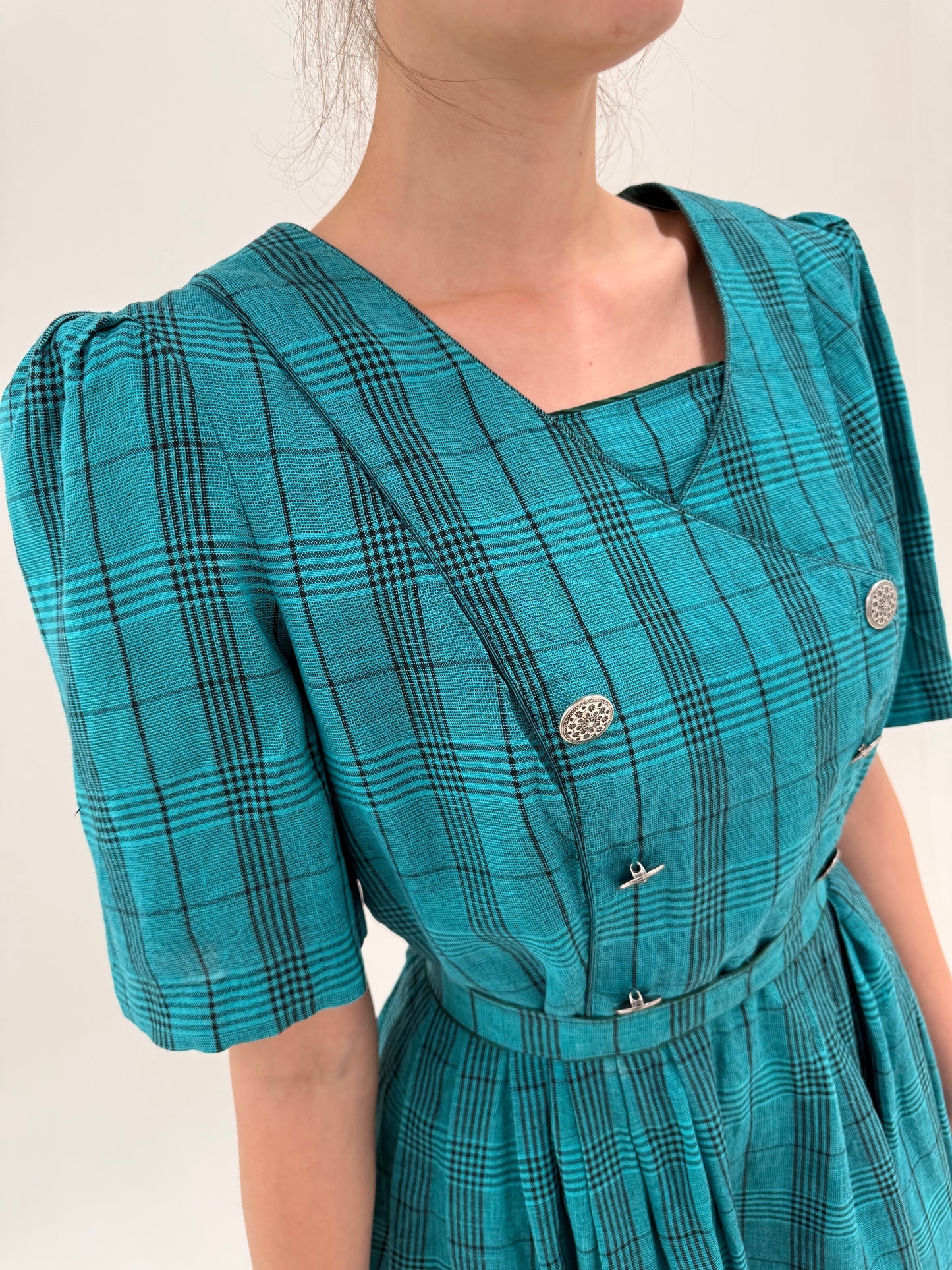 Rochie vintage din pânză de in cu talie ultra marcată înaltă midi lung