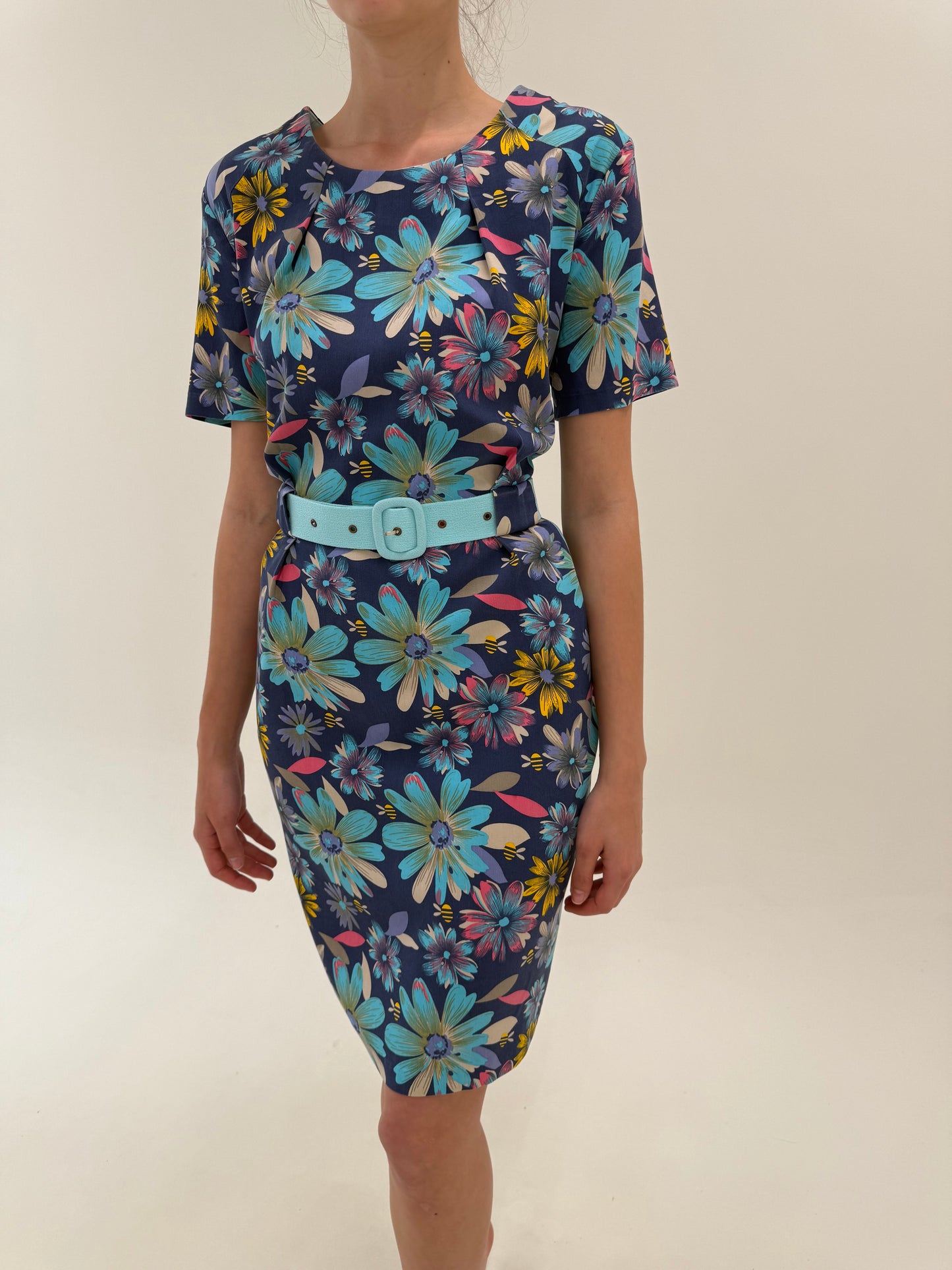 Rochie cu print floral și buzunare cu centura proprie