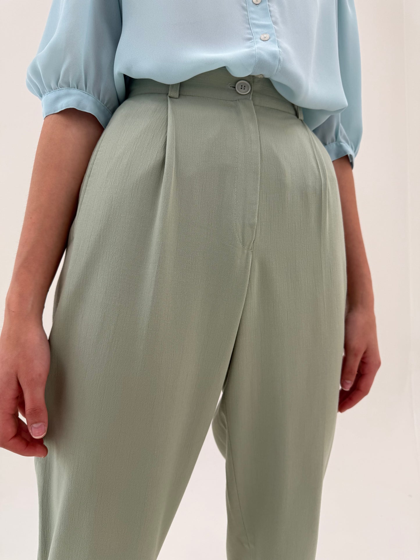Pantaloni dusty mint green vaporosi de vară cu talie ultra înaltă