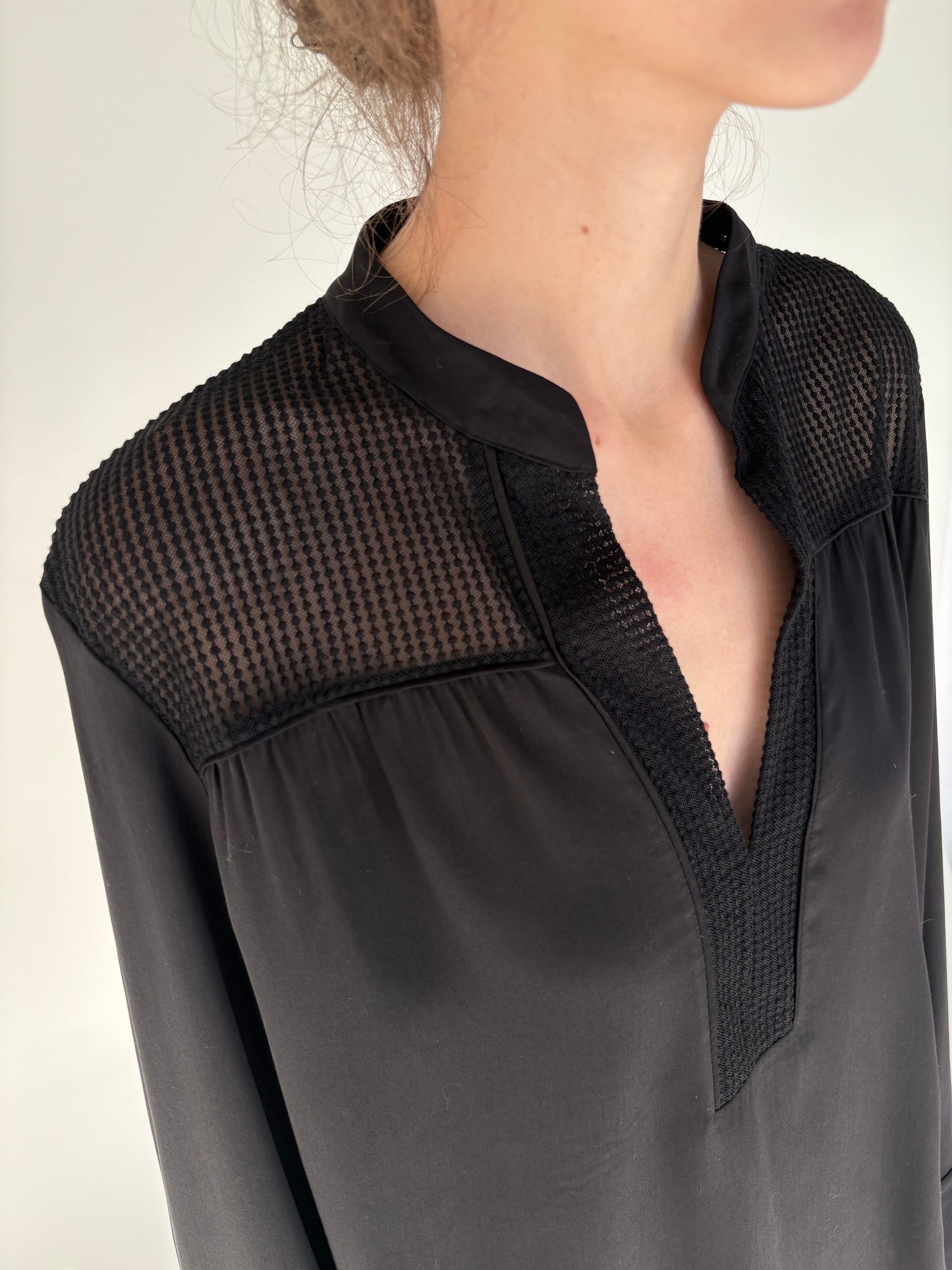 Cămașa neagră din bumbac satinat