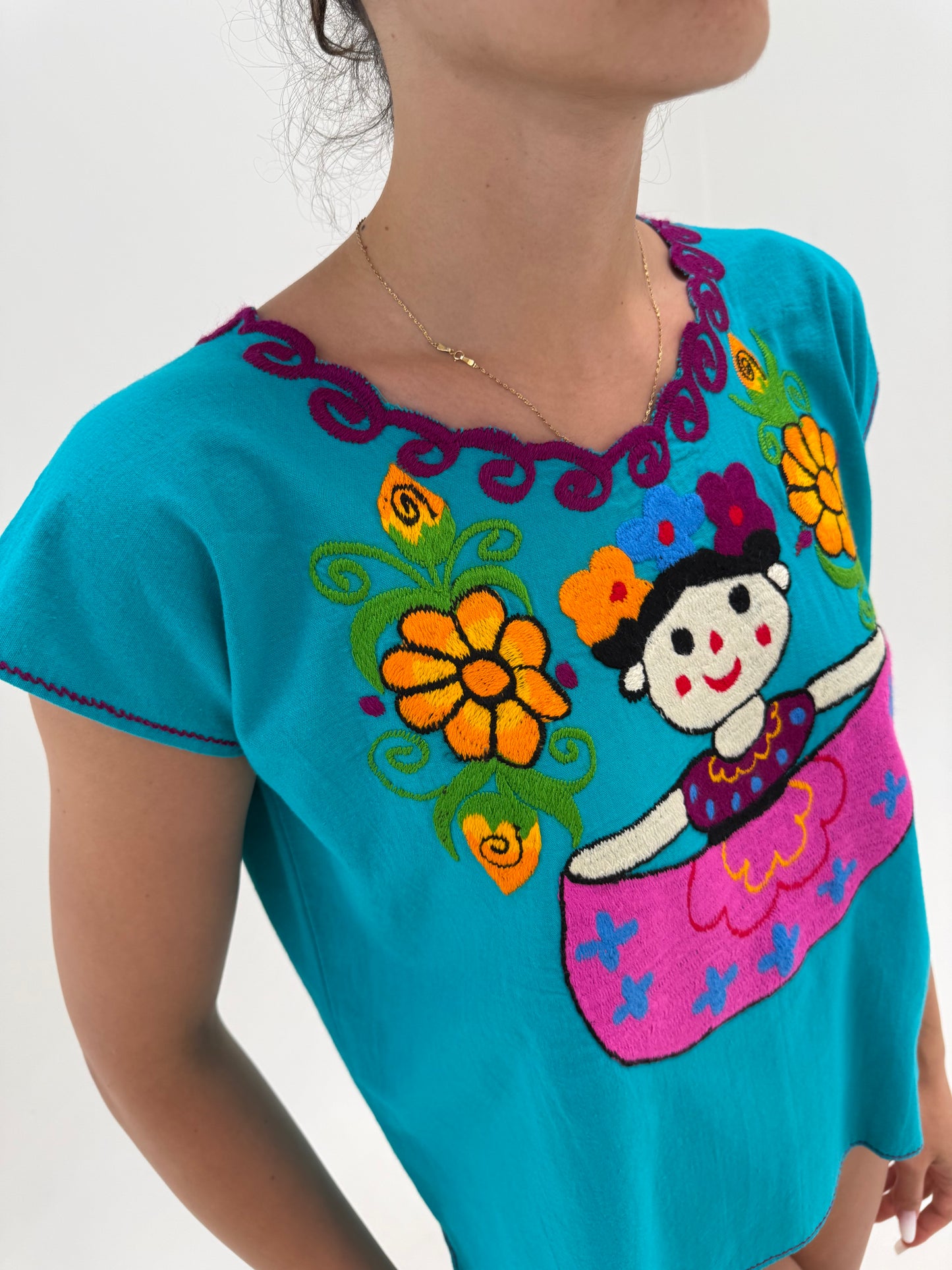 Top vintage din pânză de in și bumbac cu broderie manuală superbă ludică