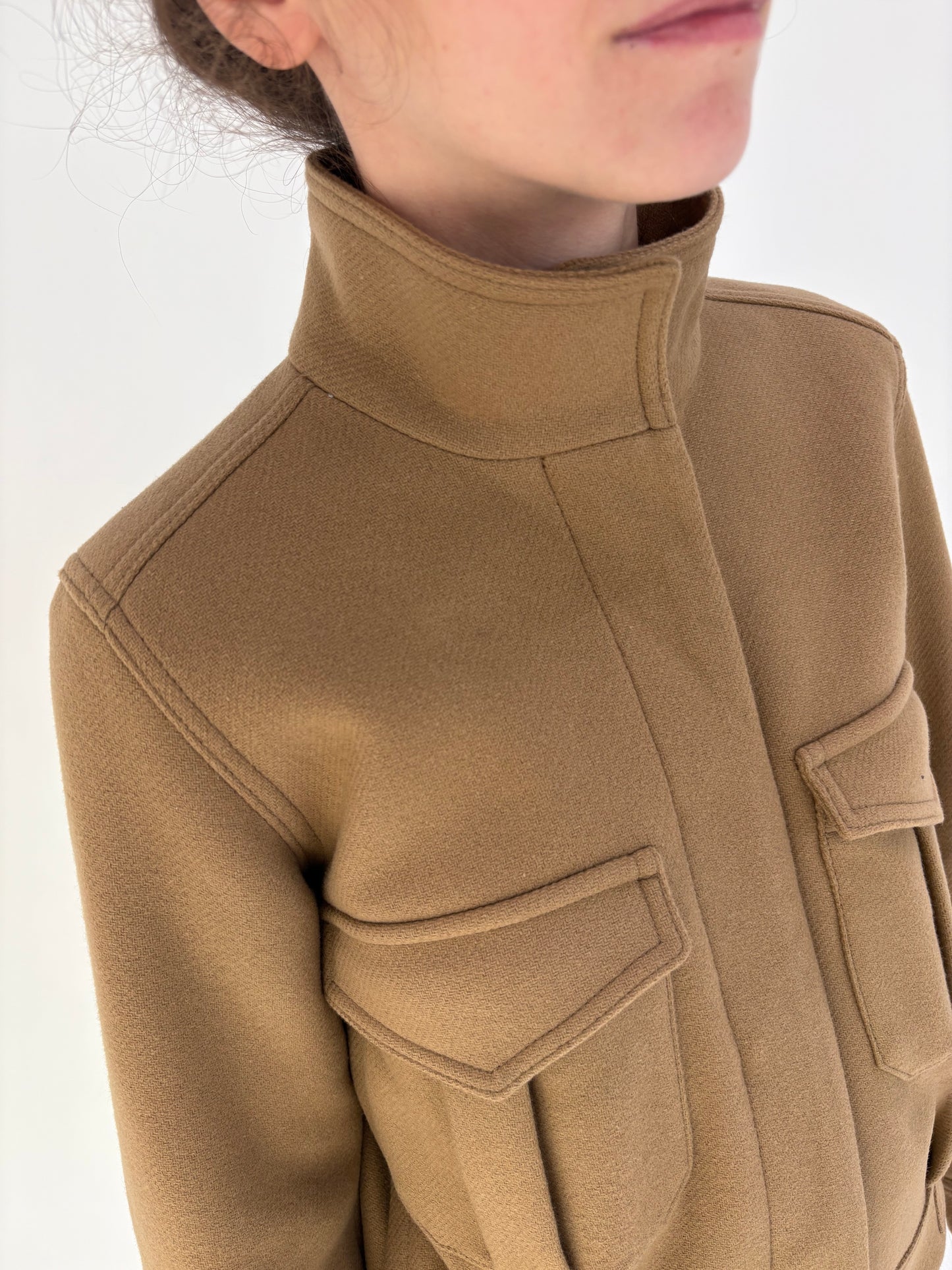 Jacheta camel de brand super premium in croi modern din lana