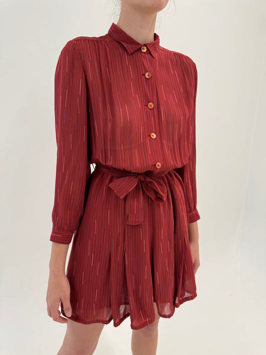 Rochie petite de brand luxury Marina Rinaldi din voal cu fustă plisată și cordon