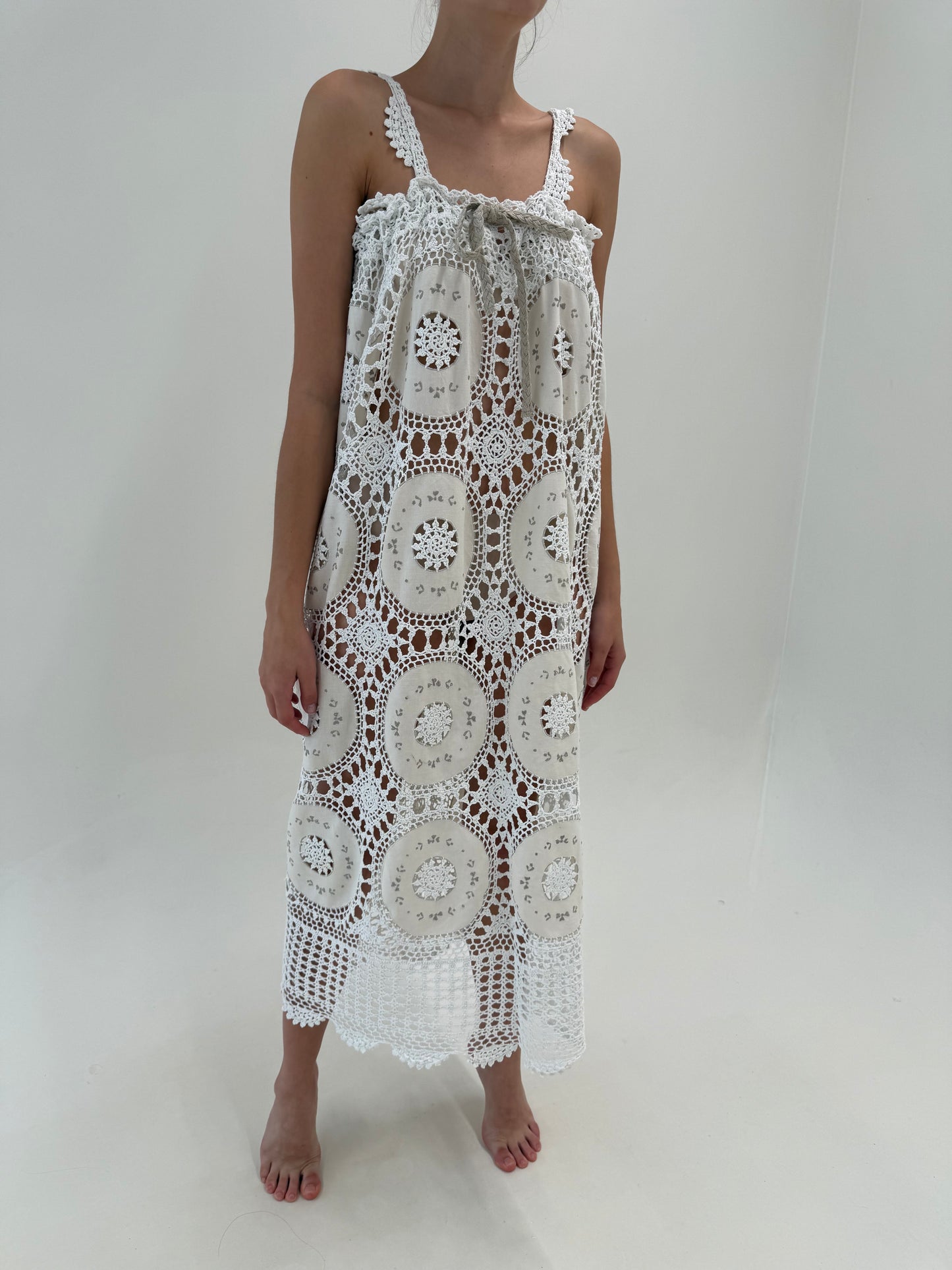 Rochie vintage maxi bijuterie din macrame lucrat manual cu bust reglabil