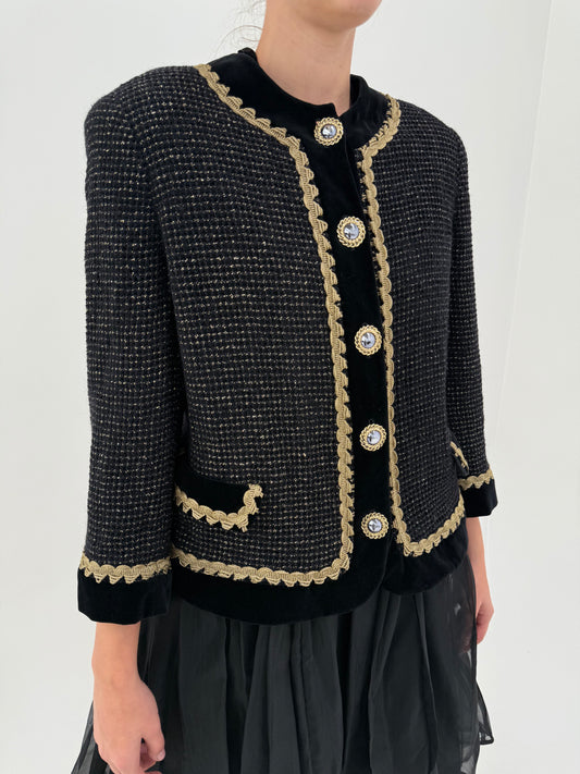 Sacou luxury în stil Chanel Laura Biagiotti din tweed cu nasturi bijuterie