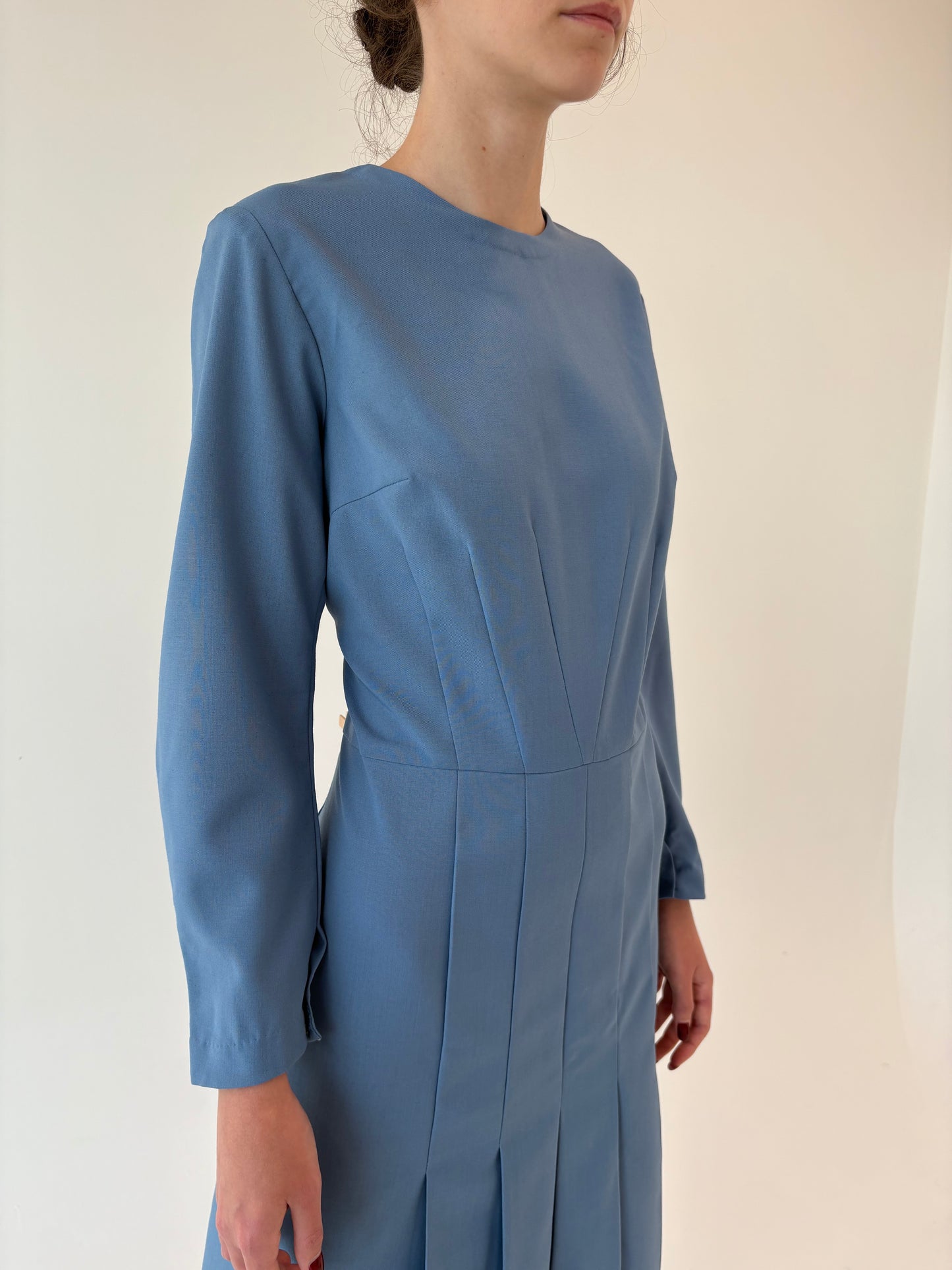 Rochie old vintage început de ani 80 din stofă de lana albastru ciel