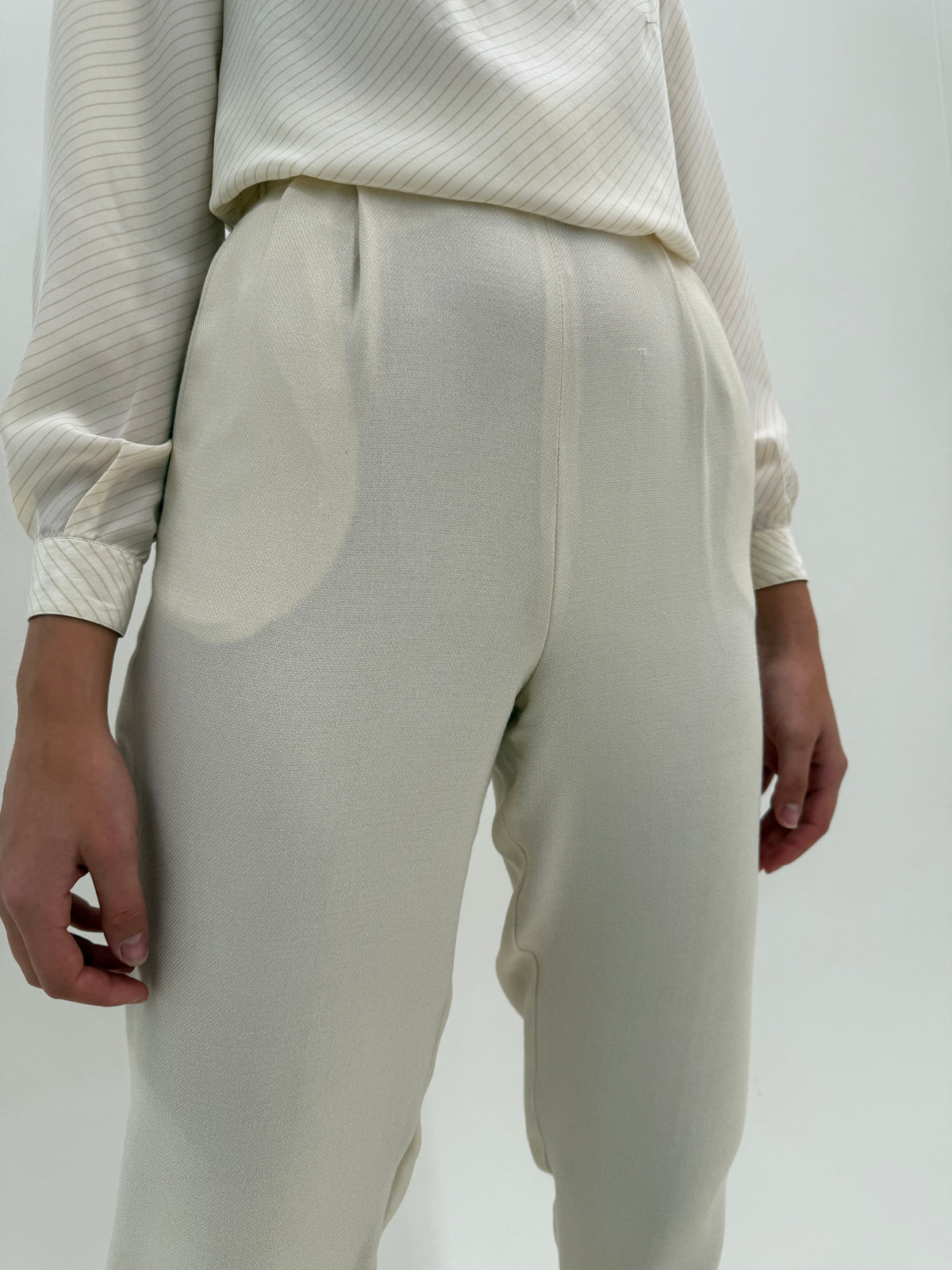 Pantaloni petite Marella by Max Mara light nude din stofita de mătase naturală cu Vascoza