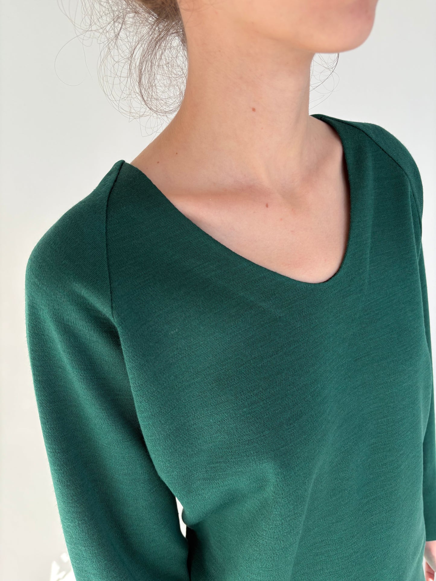 Rochie vintage forest green din lana extrafina cu detalii feminine