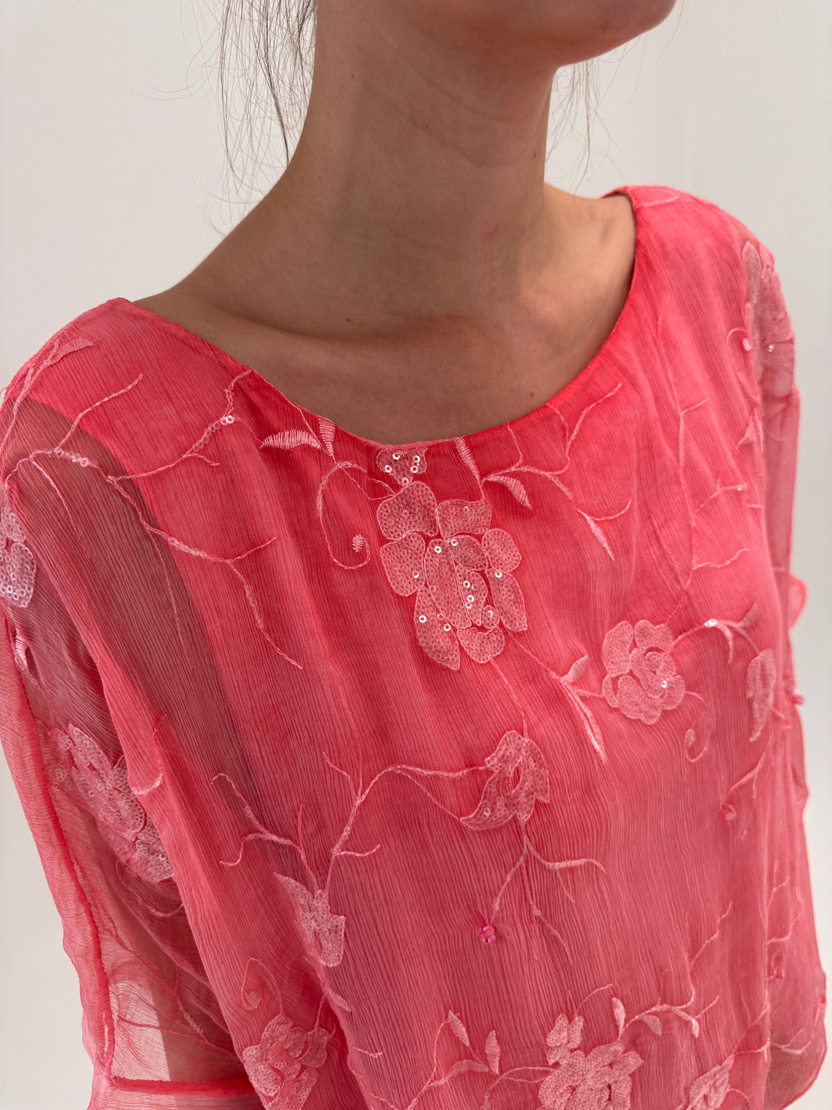 Tunica din mătase naturală cu broderie delicată în croi amplu salmon pink