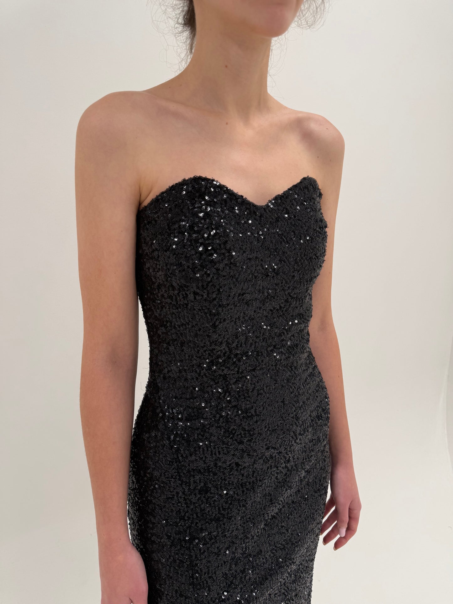 LBD maxi tall integrai cu paiete cu decolteu inimă si bază modelatoare