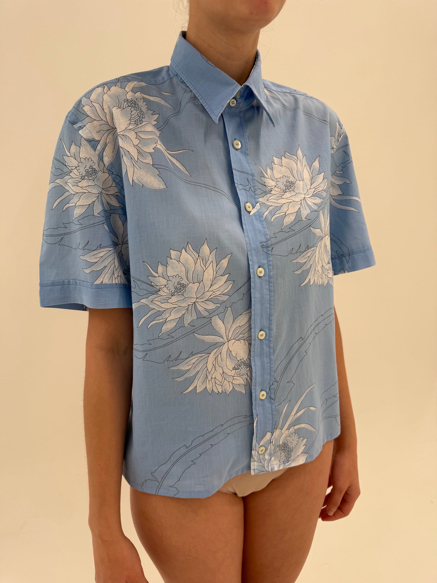 Cămașa Dolce&Gabbana baby blue cu print superb din cea mai fină panzica de bumbac