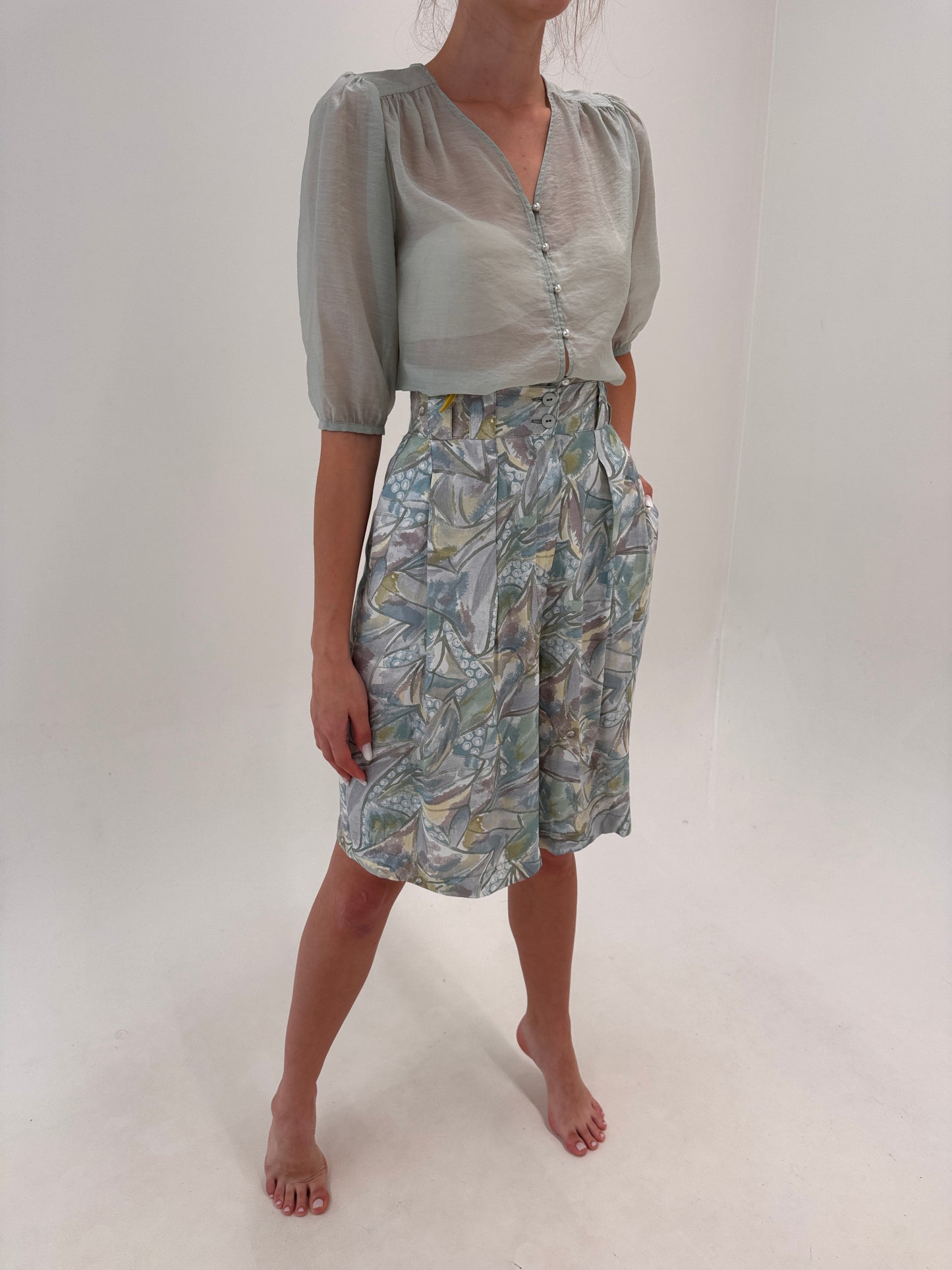 Pantaloni vintage super vaporoși în culori pudrate și talie ultra înaltă
