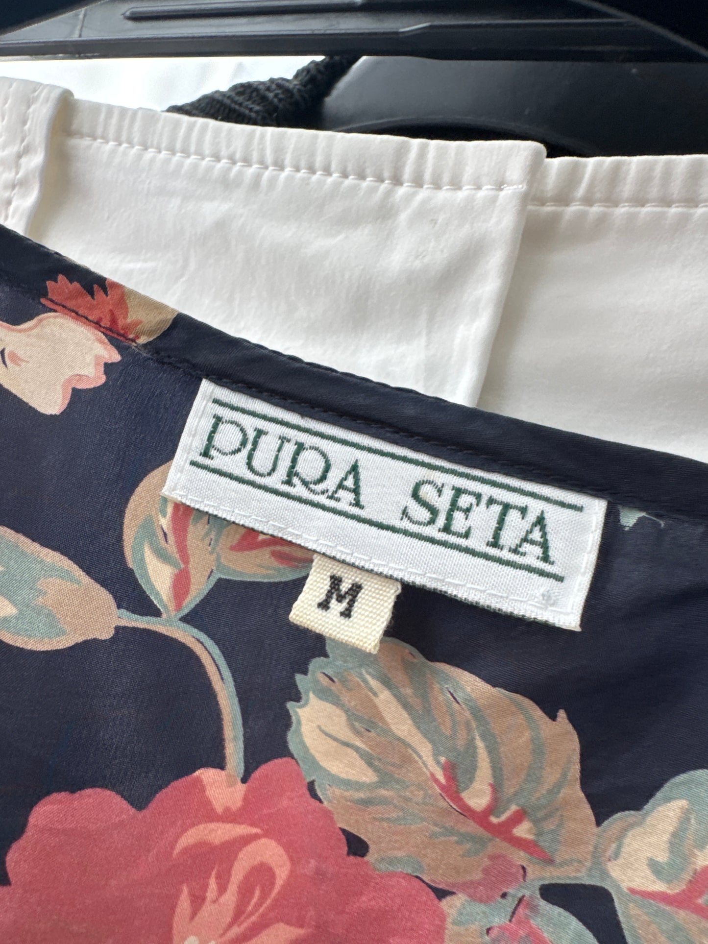 Top Navy din mătase naturală cu print floral superb