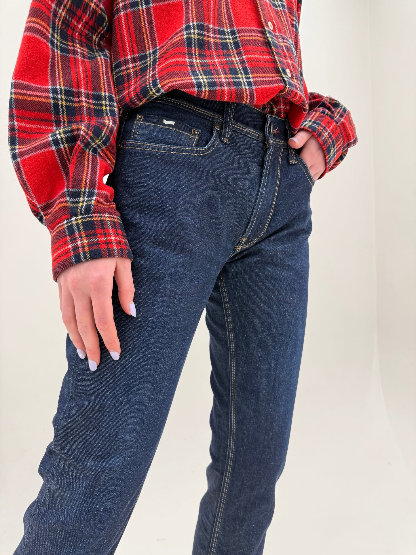 Blugi vintage în croi super actual din jeans raw cu ținuta și bumbac plin