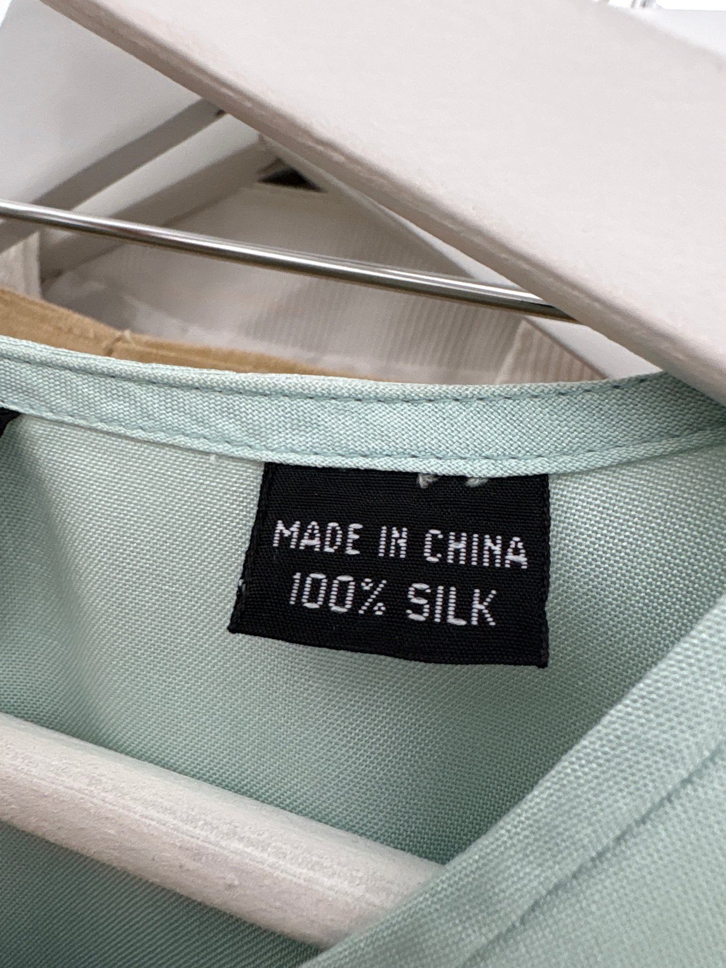 Top mint blue din mătase naturală în croi lejer minimalist