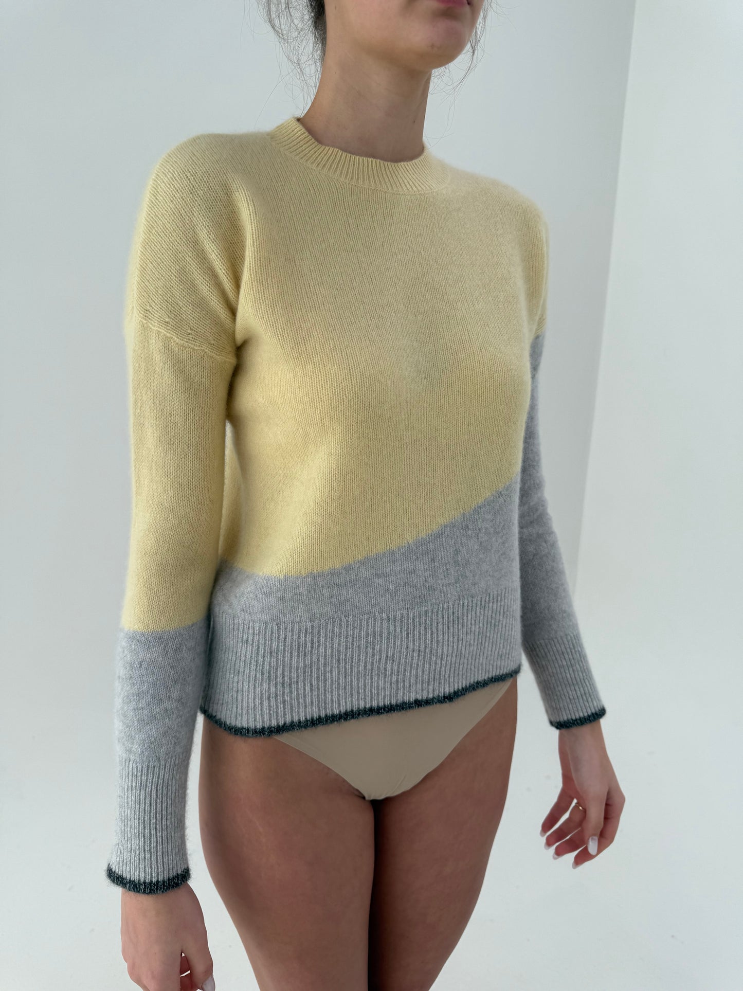 Pulovere de cașmir crew neck colorblock în culori pudrate