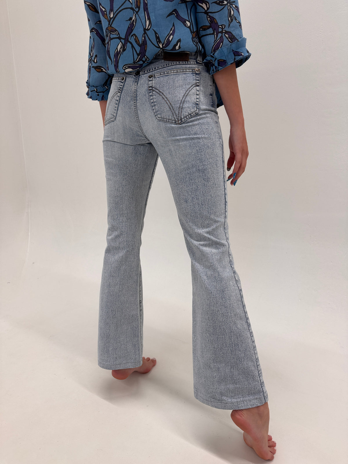 Jeans vintage Dolce&Gabbana de vară light wash evazat în croi super în trend