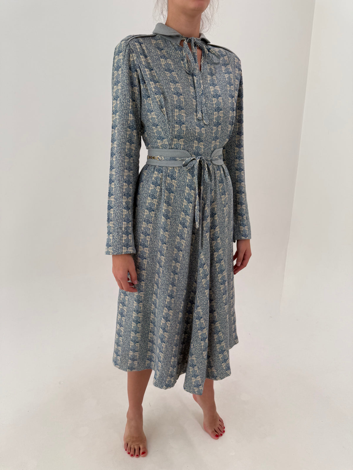 Rochie vintage camel cu centura cu aplicații metalice în stil Gucci și print baby blue