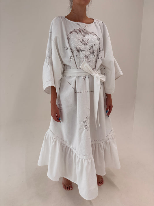 Kaftan excepțional cu cordon în croi amplu cu macrame și broderie manuală
