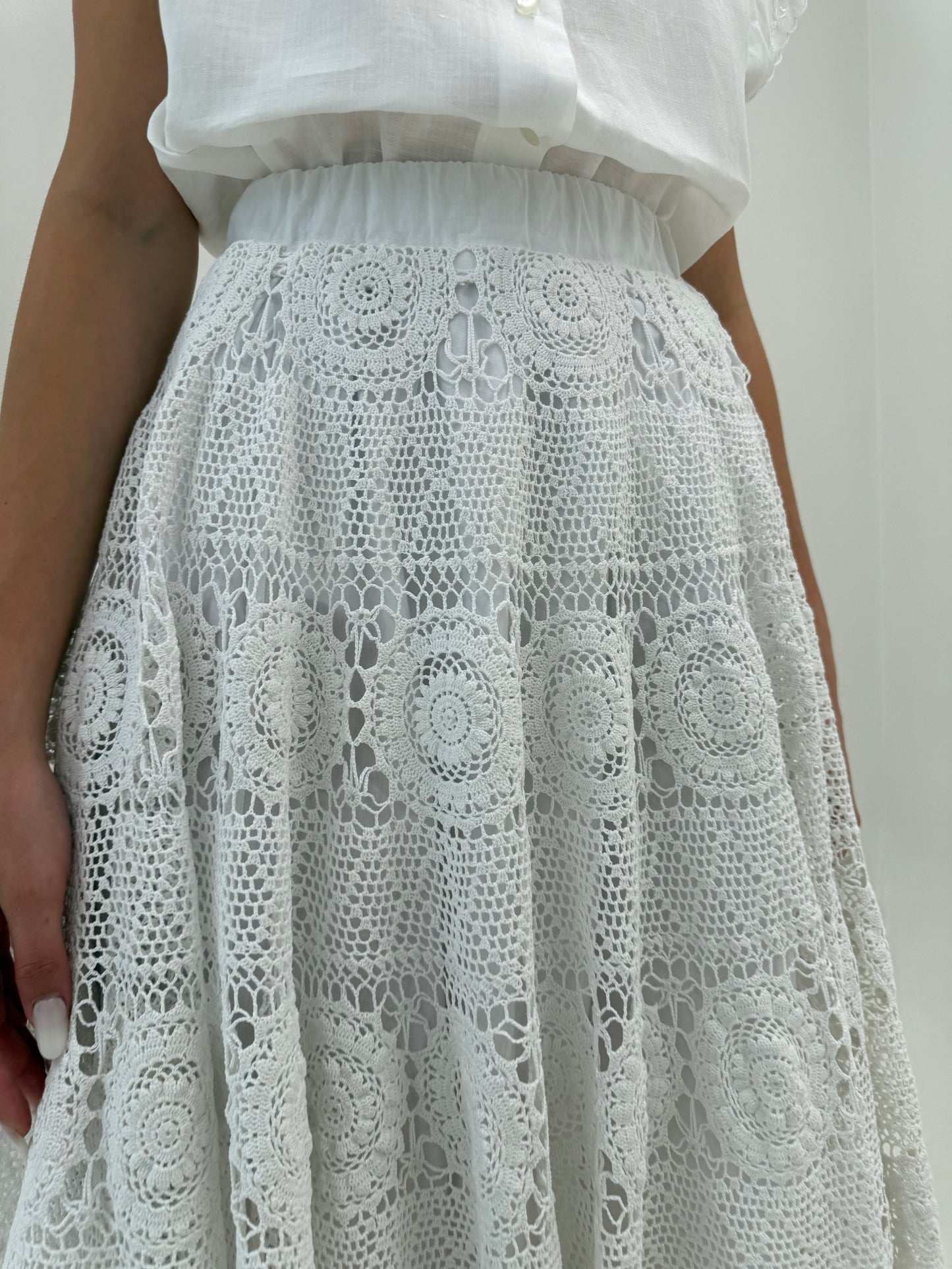 Fustă bijuterie integral din macrame lucrat manual ultra amplă cu talie elastică
