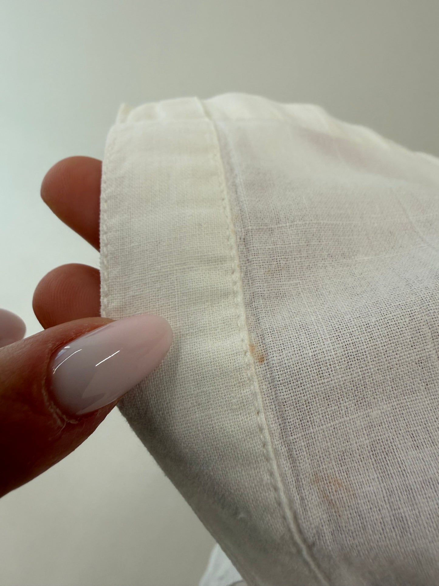 Cămașa vintage din pânză excepțională de bumbac cu broderie