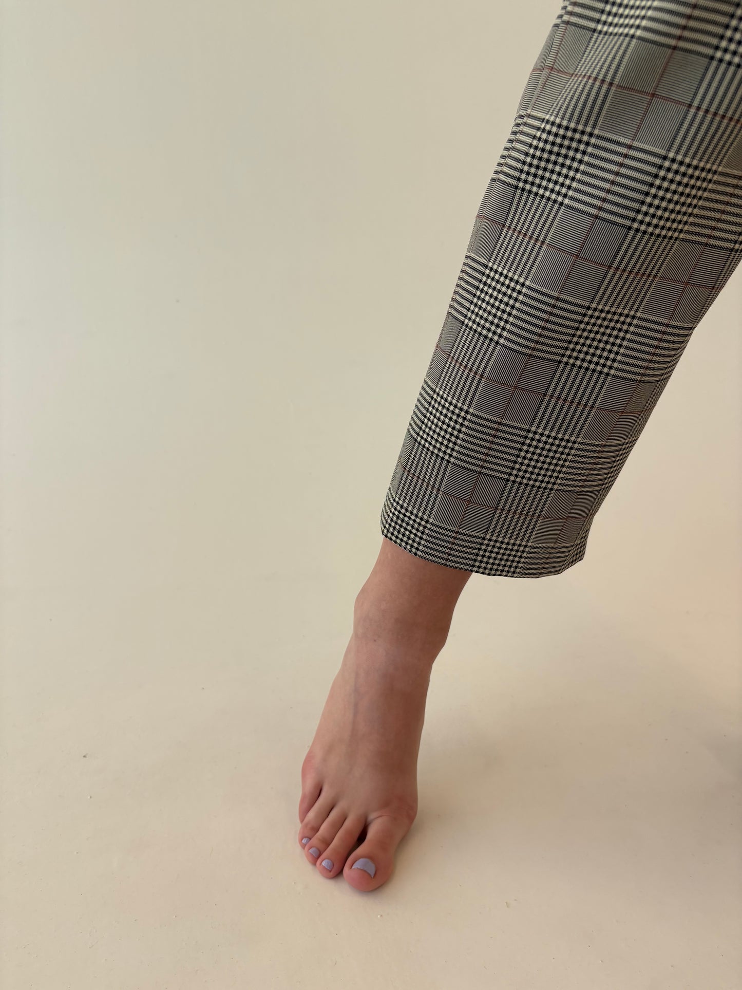 Pantaloni țigaretă don lana extrafina în carouri cu talie ultra înaltă