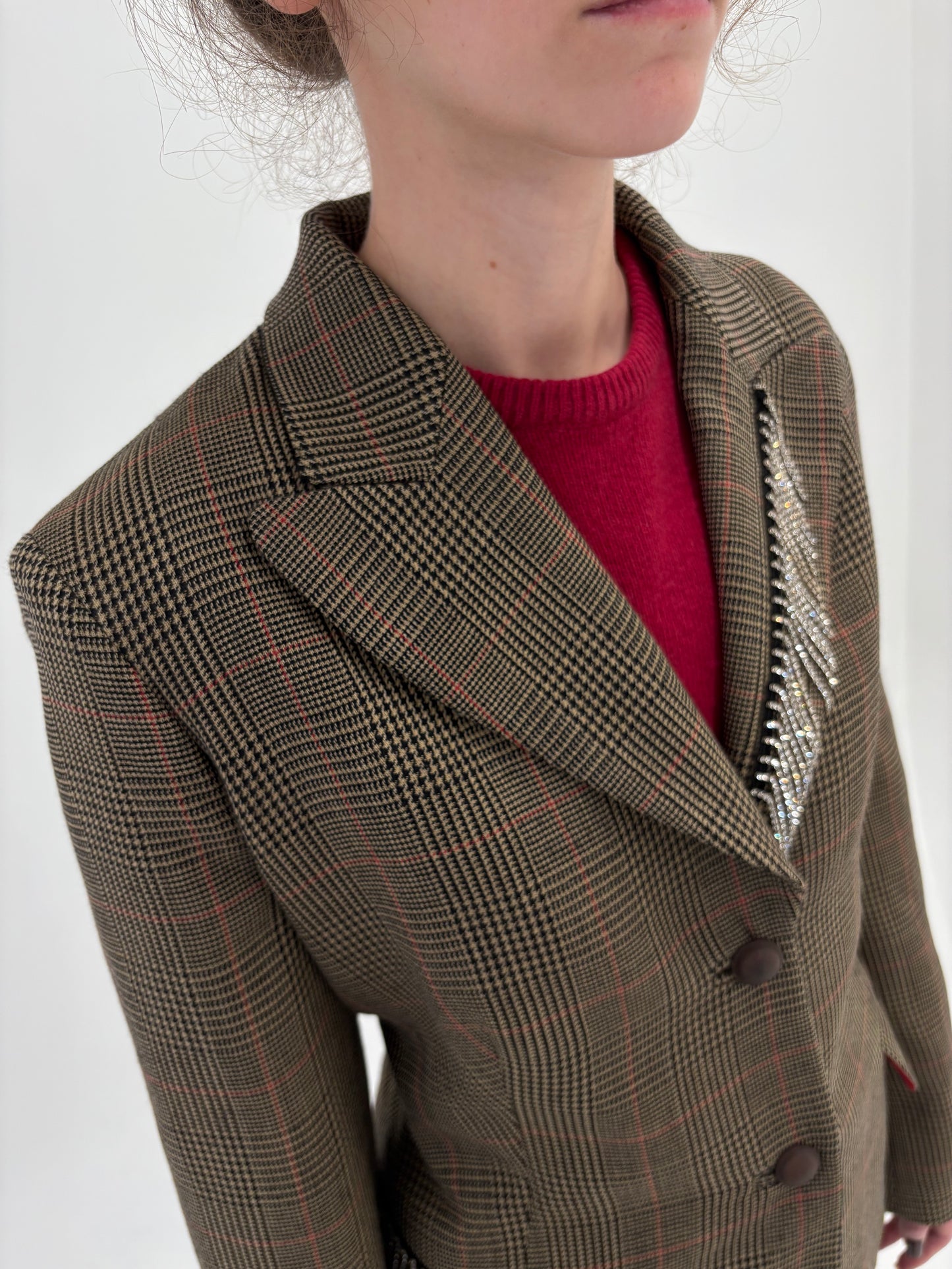 Sacou cambrat camel din lana în carouri pied de coq cu franjuri de cristale