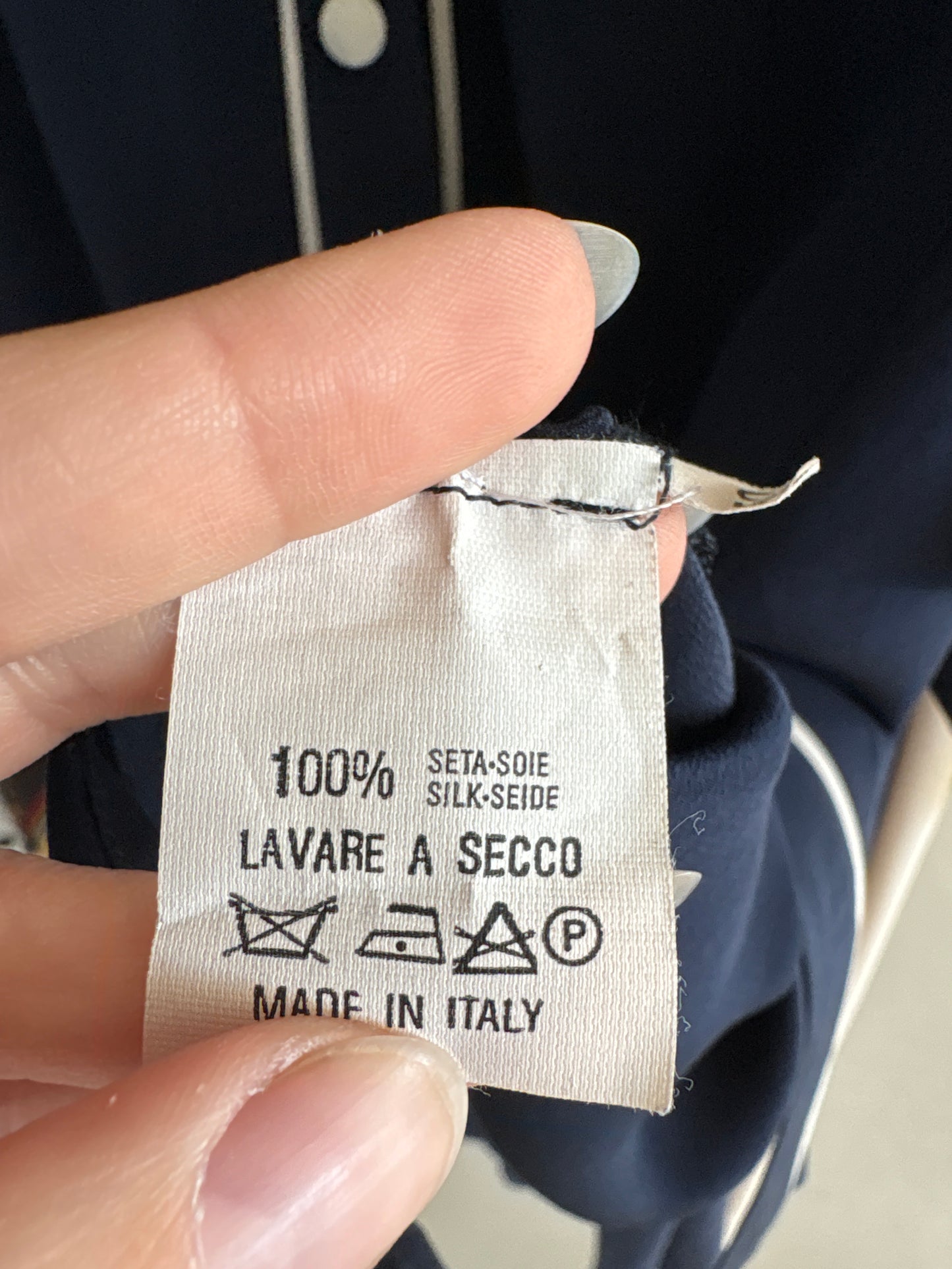 Cămașa italiana din mătase naturală cu influențe nautice
