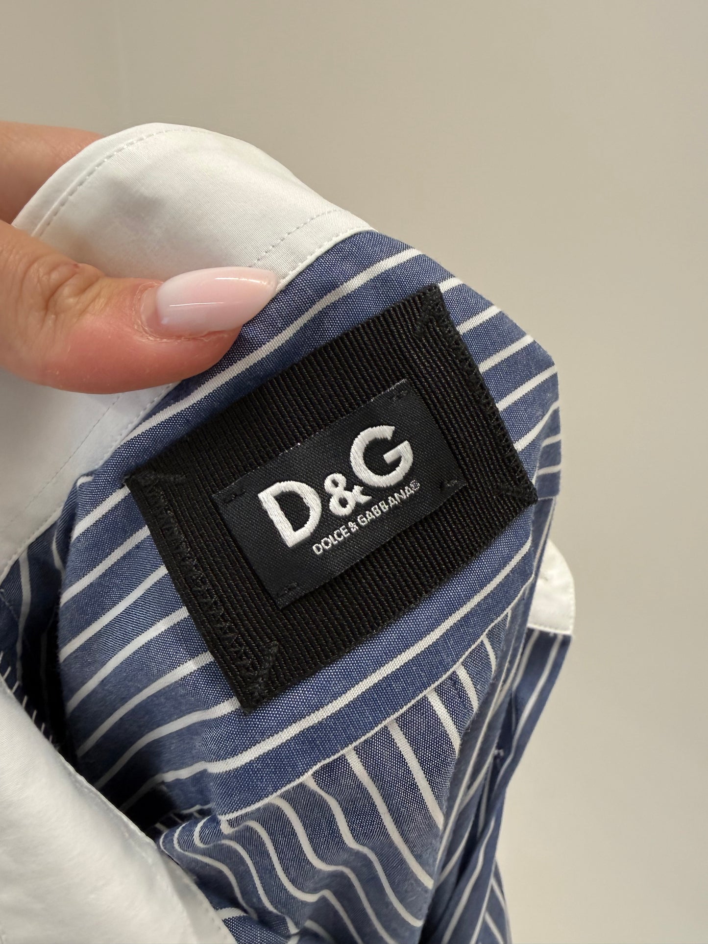 Cămașa Dolce&Gabbana cu dungi fine și influențe casual din poplin