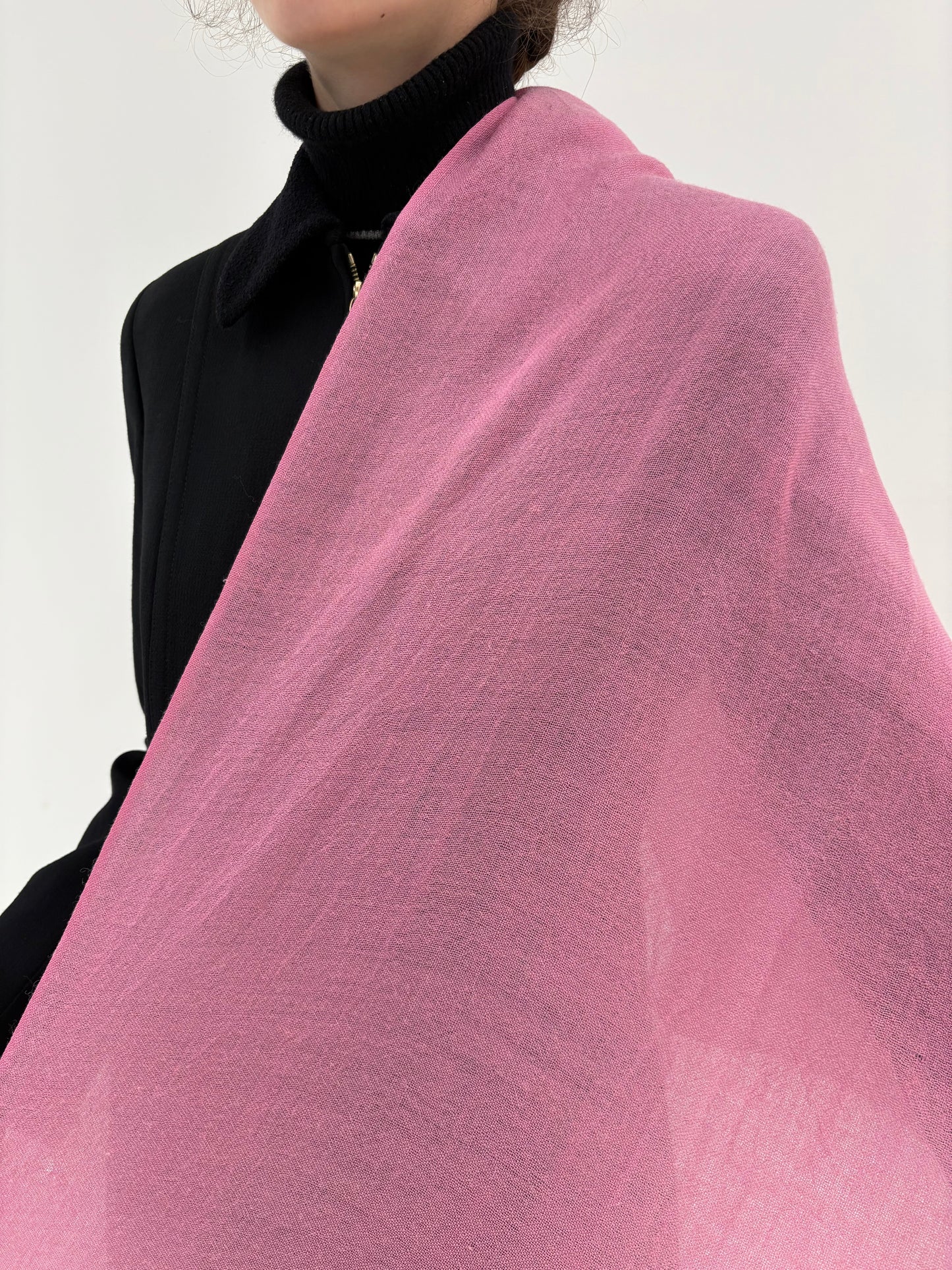 Shawl de brand luxury Laura Biagiotti din lana extrafina și cașmir