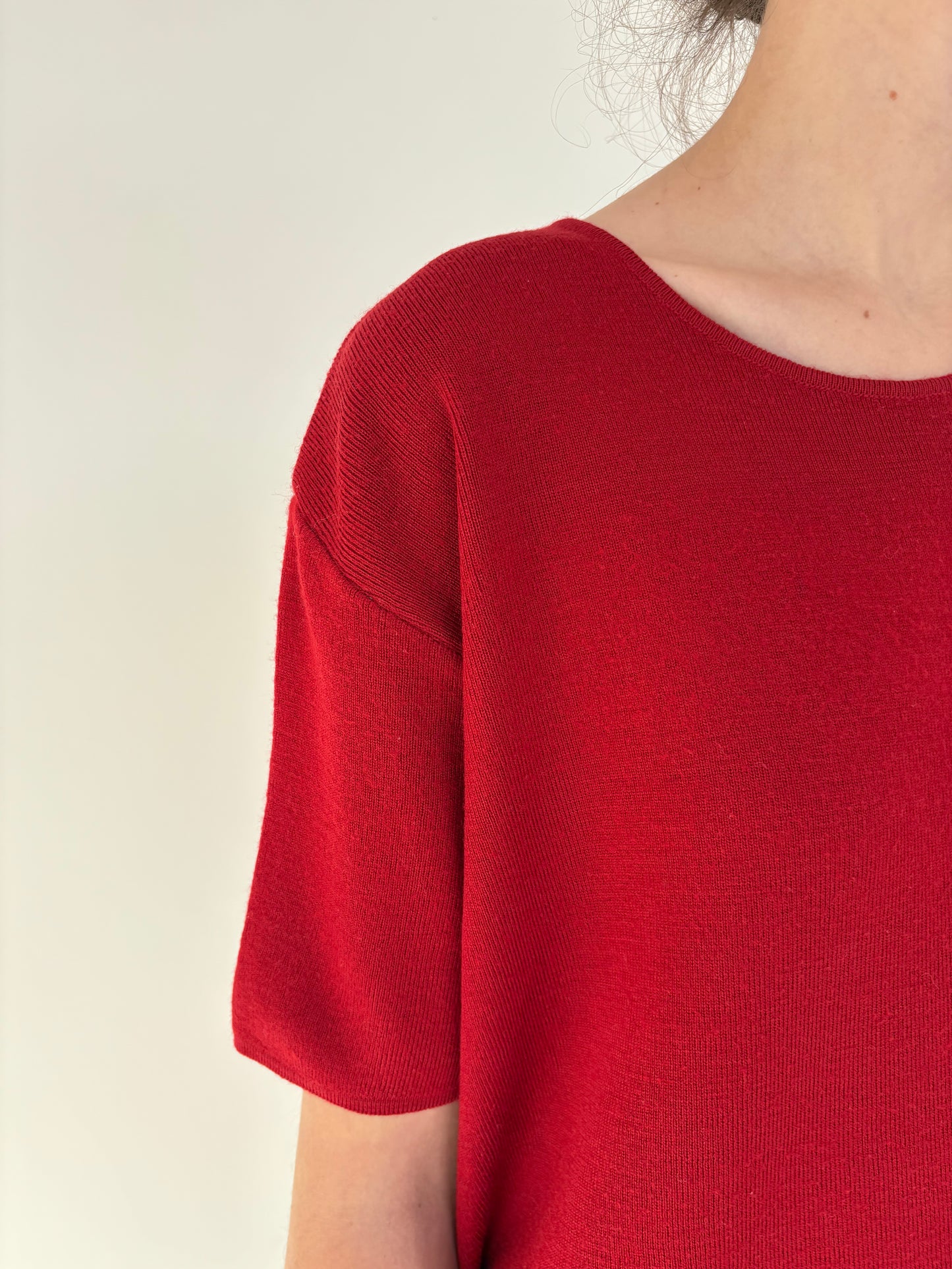 Top cherry red din lana extrafina de gramaj mare