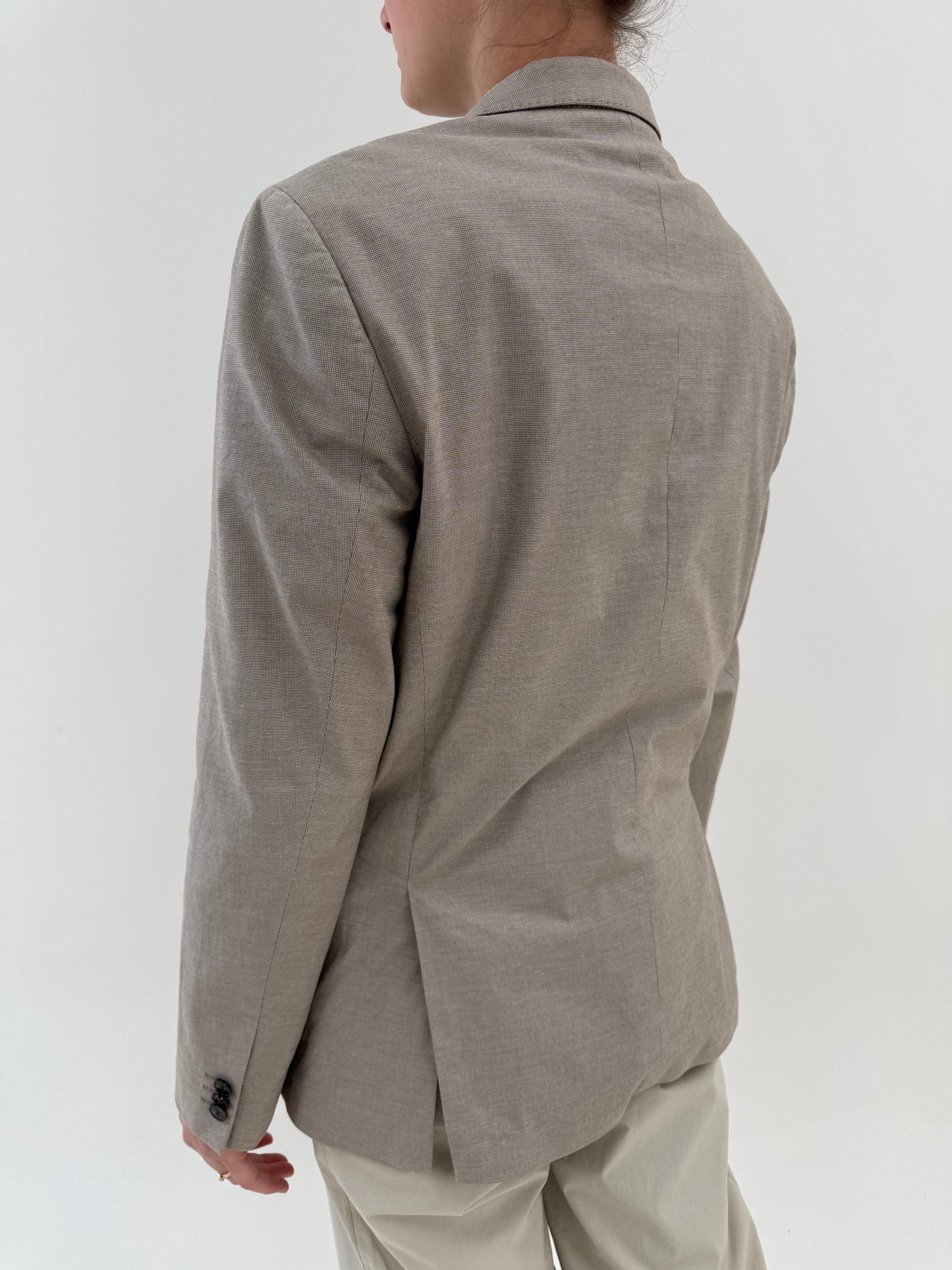 Sacou Hugo Boss de vară în croi actual warm gray tall