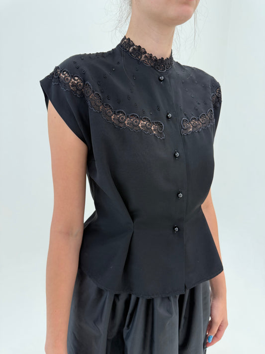 Camasa vintage din faille în croi cambrat și inserții de macrame