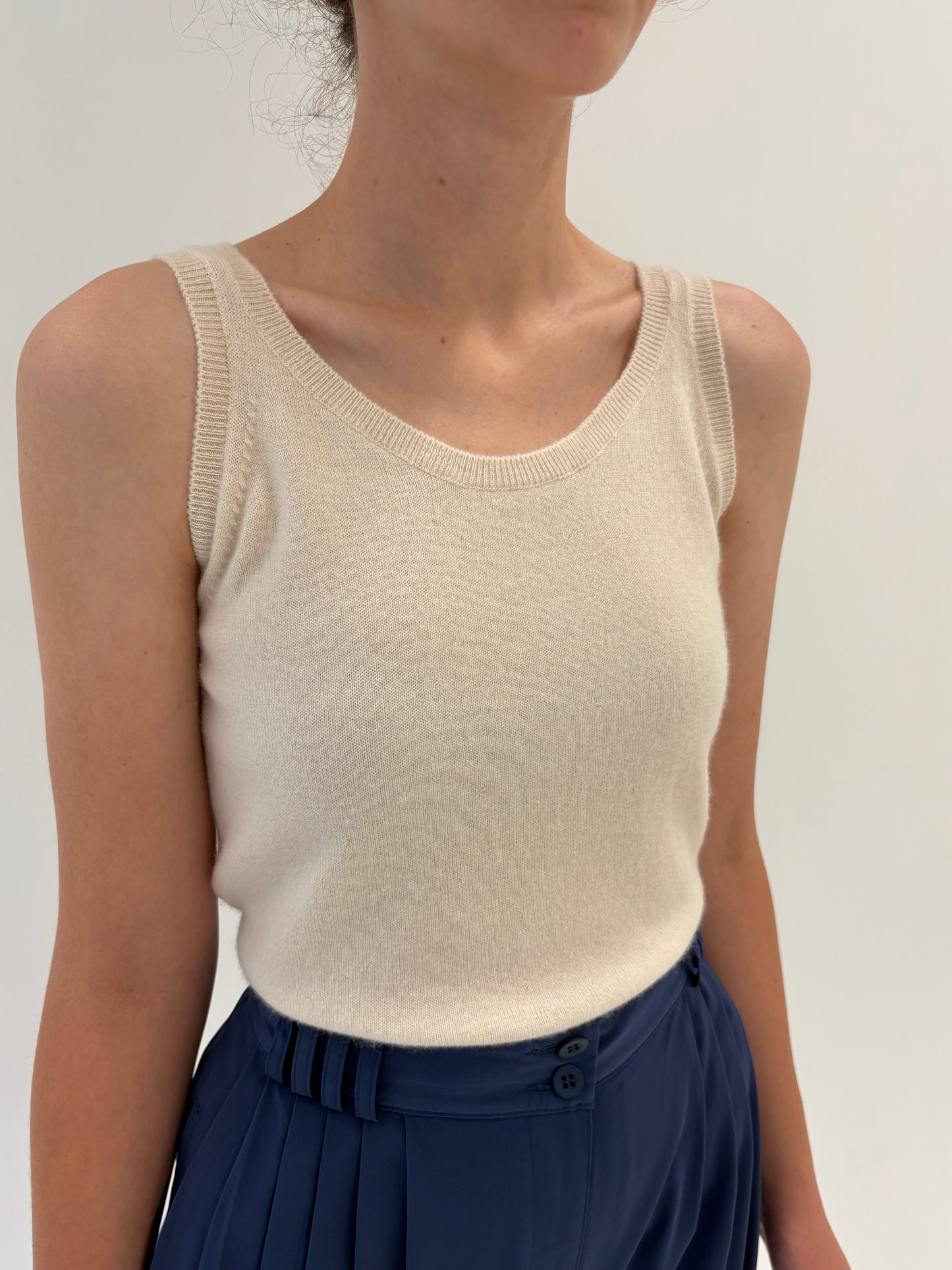 Top de brand luxury din cașmir butter white