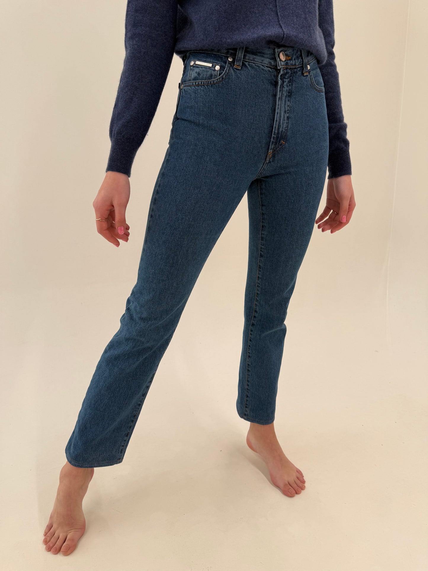 Jeans Valentino vintage classic wash în croi actual