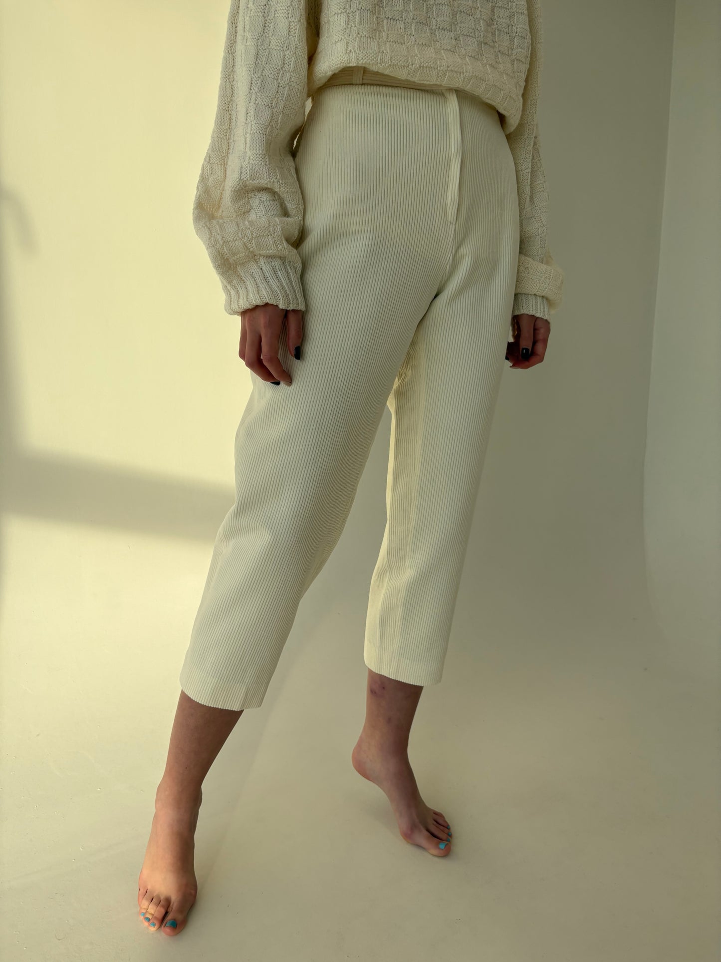 Pantaloni vintage petite butter white din corduroy cu talie ultra înaltă mom fit