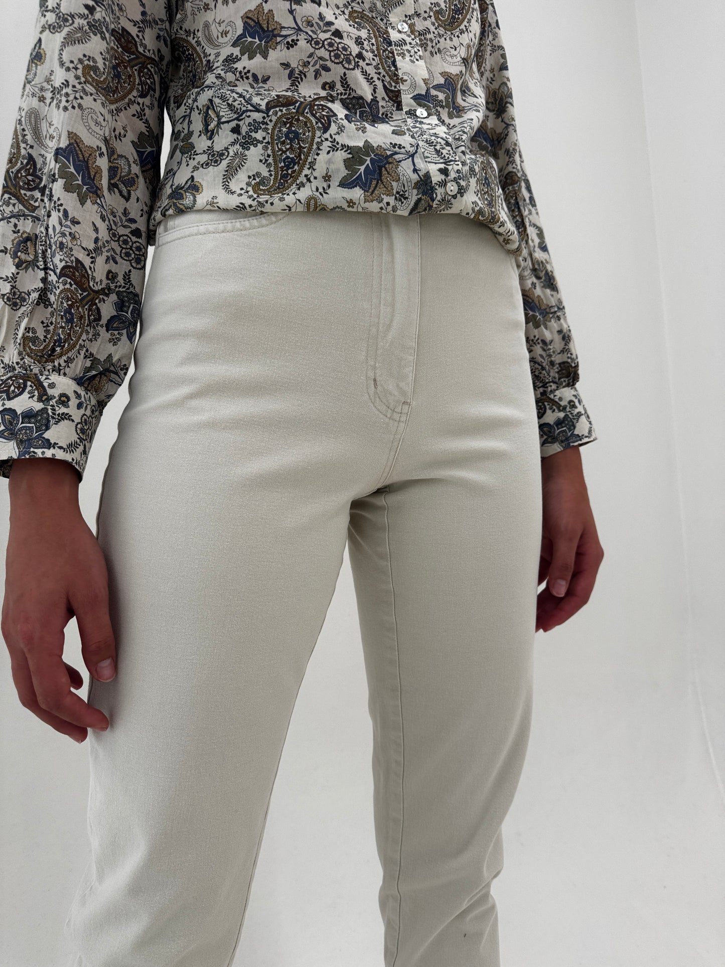 Jeans petite ultra confort modelatori cu talie înaltă silver gray