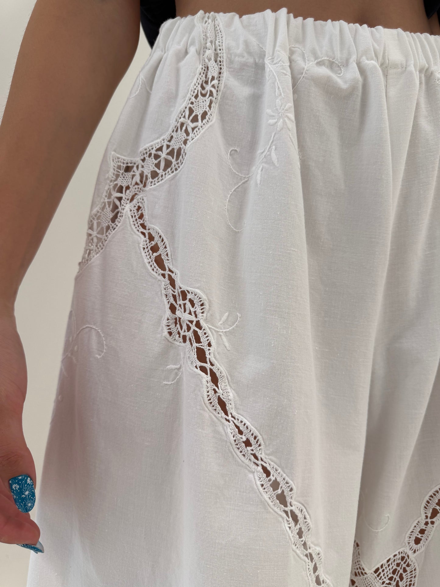 Pantaloni palazzo bijuterie cu broderie manuală excepțională și macrame lucrat manual