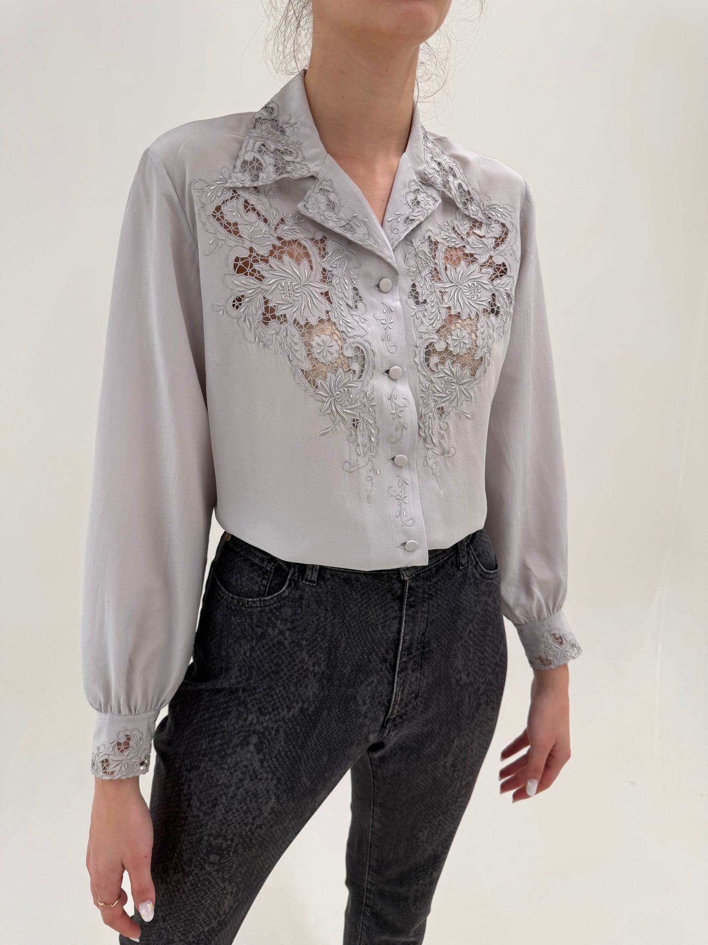 Cămașa luxury bijuterie din mătase naturală brodată manual silver gray