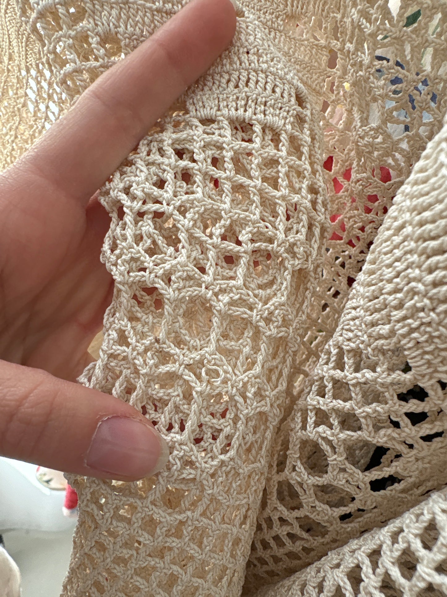 Top în croi lejer integral din dantelă macrame de bumbac  lucrată manual