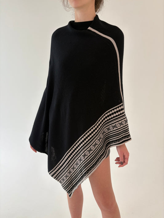 Capa de brand luxury Italian Krizia din tricot de lana extrafina